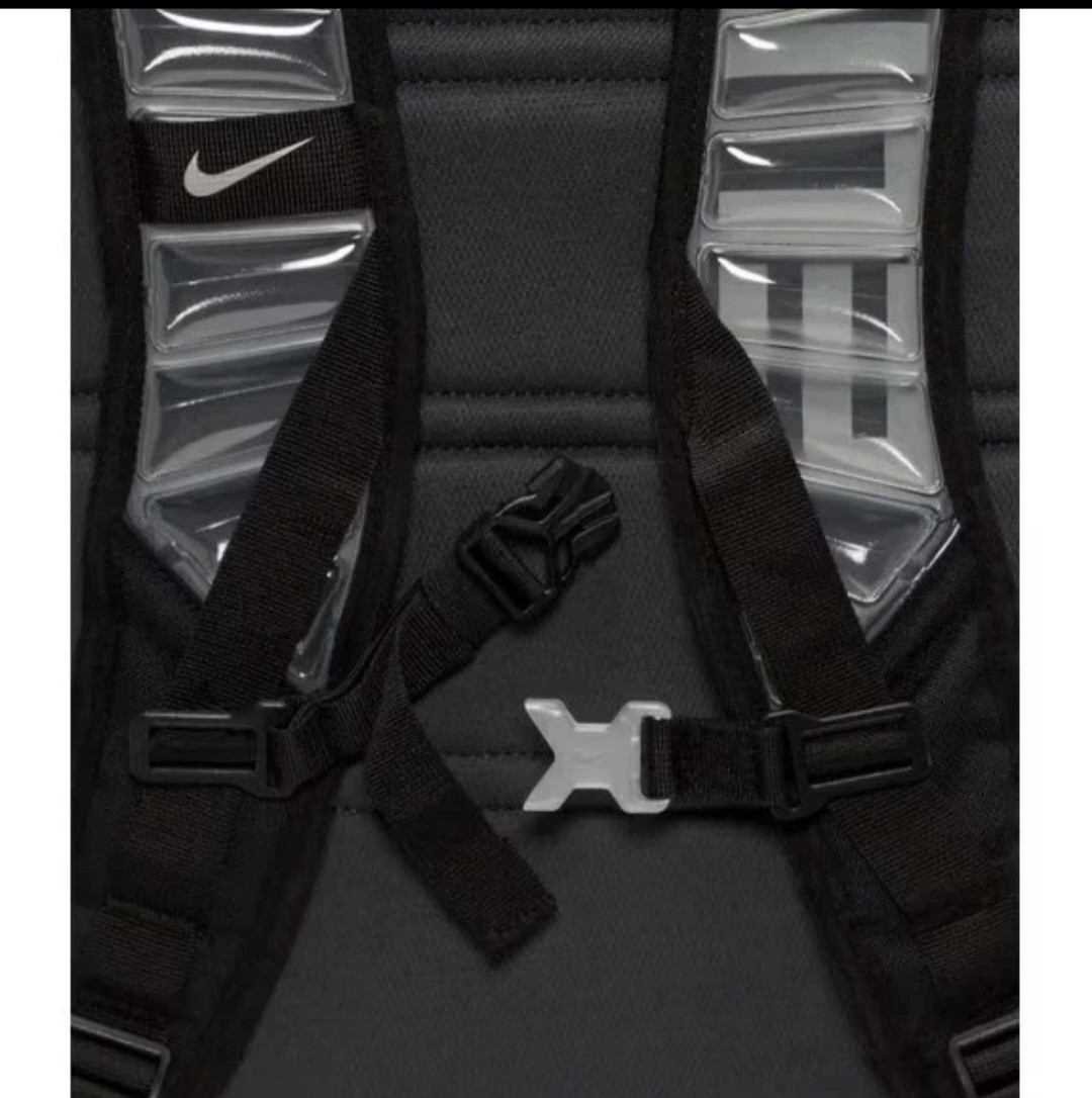 Nike Black Backpack Reflective Stripe Inner/Outer Pockets Zip Buckle Large
