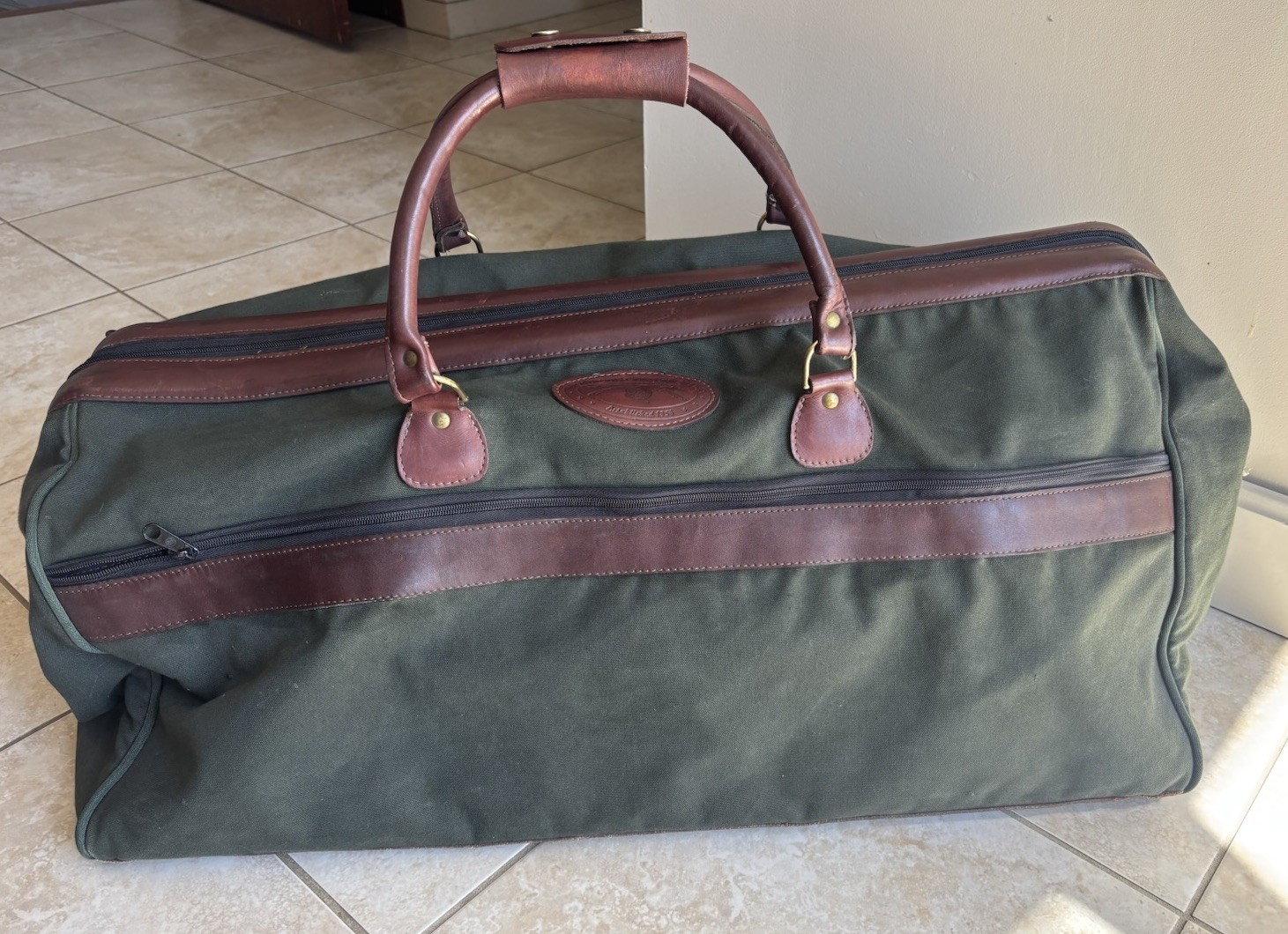 ORVIS 27” Battenkill Green Canvas Leather Bottom Large Duffle Bag