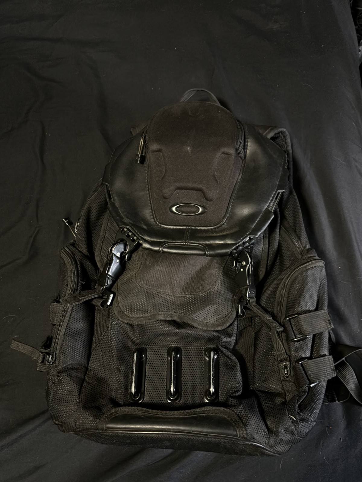RARE Oakley Kitchen Sink Backpack Tactical Field Gear Stealth Black Light EUC