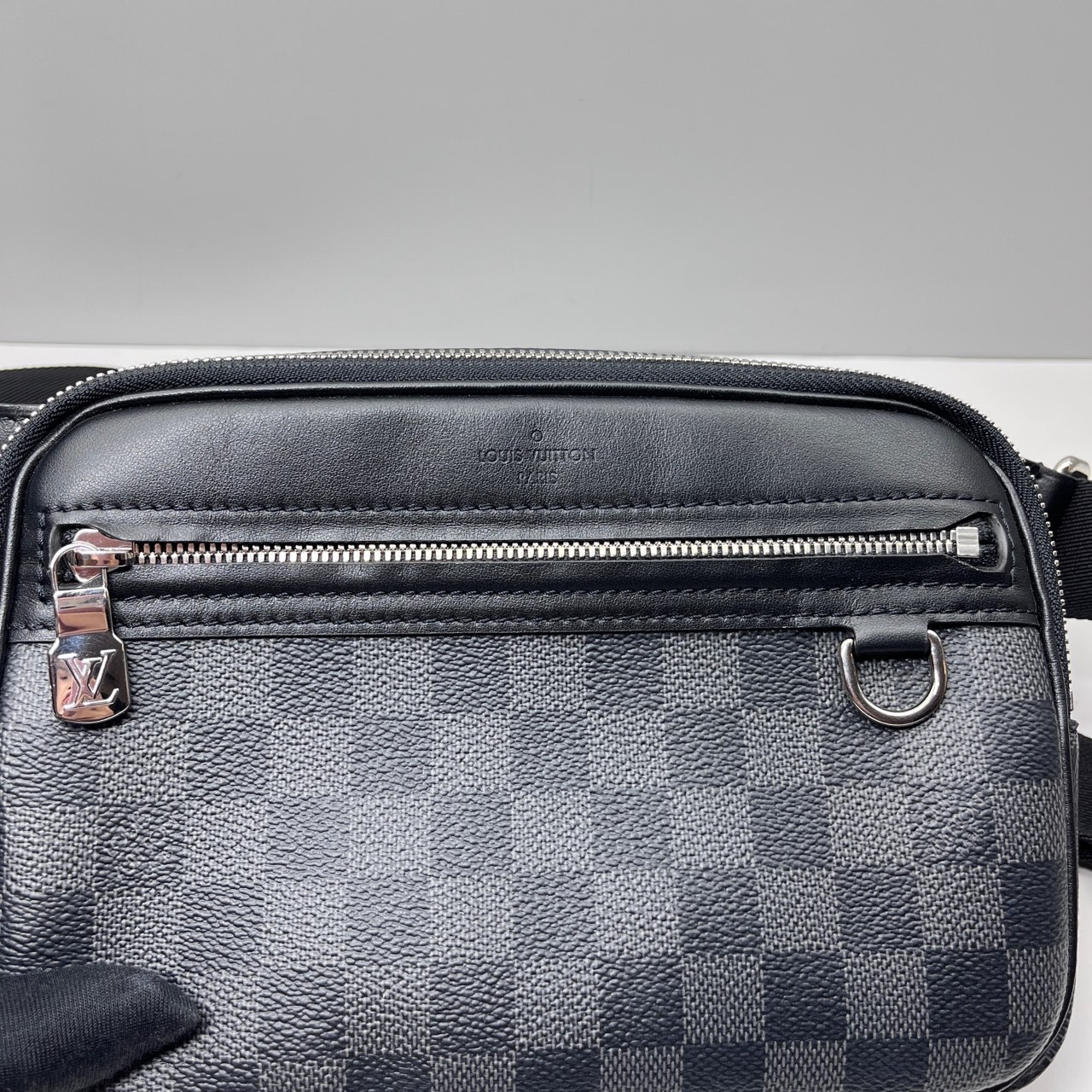 Louis Vuitton Pre-Owned Authentic Messenger Bag Black Two in one 23x4x15cm