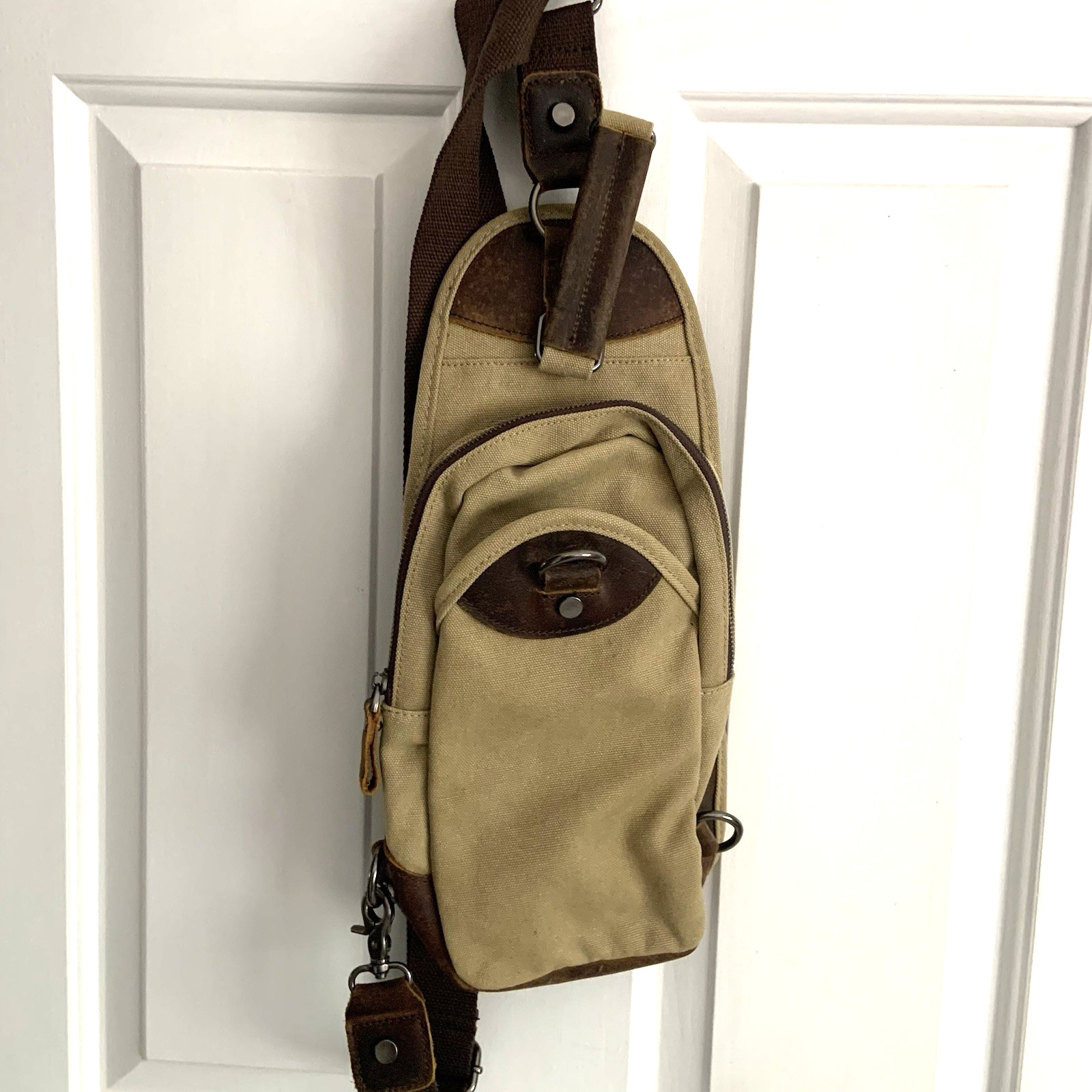 Rugged Canvas and Leather mens Crossbody Bag Gootium ?