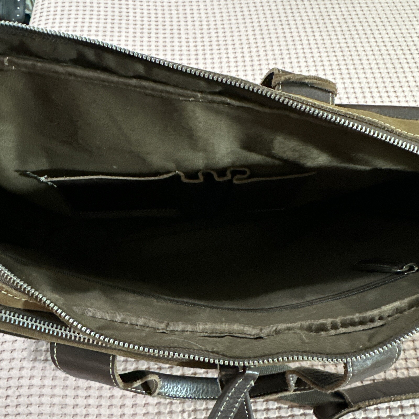 Pelle Studio Briefcase Messenger Laptop Bag. Distressed Leather 4 X 14 X 18