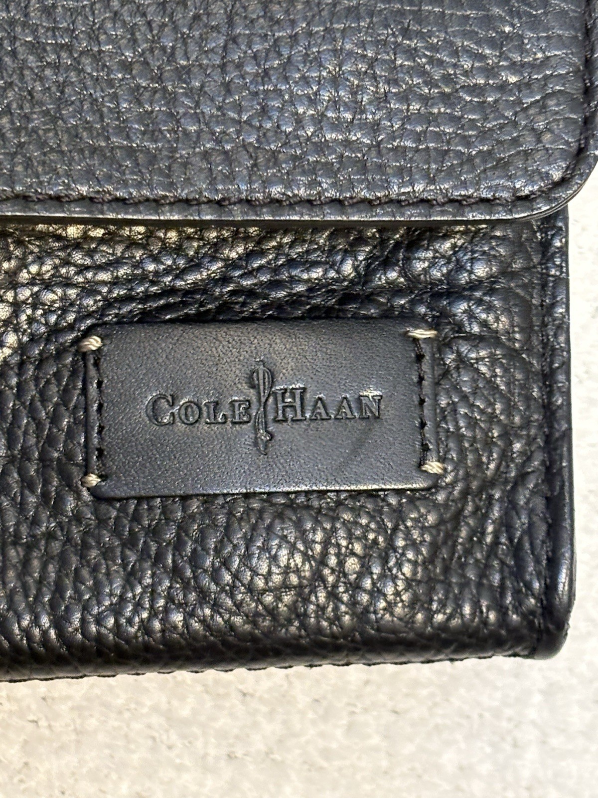 Cole Haan Black Messenger Bag Medium Adjustable Strap Flap Closure Preowned