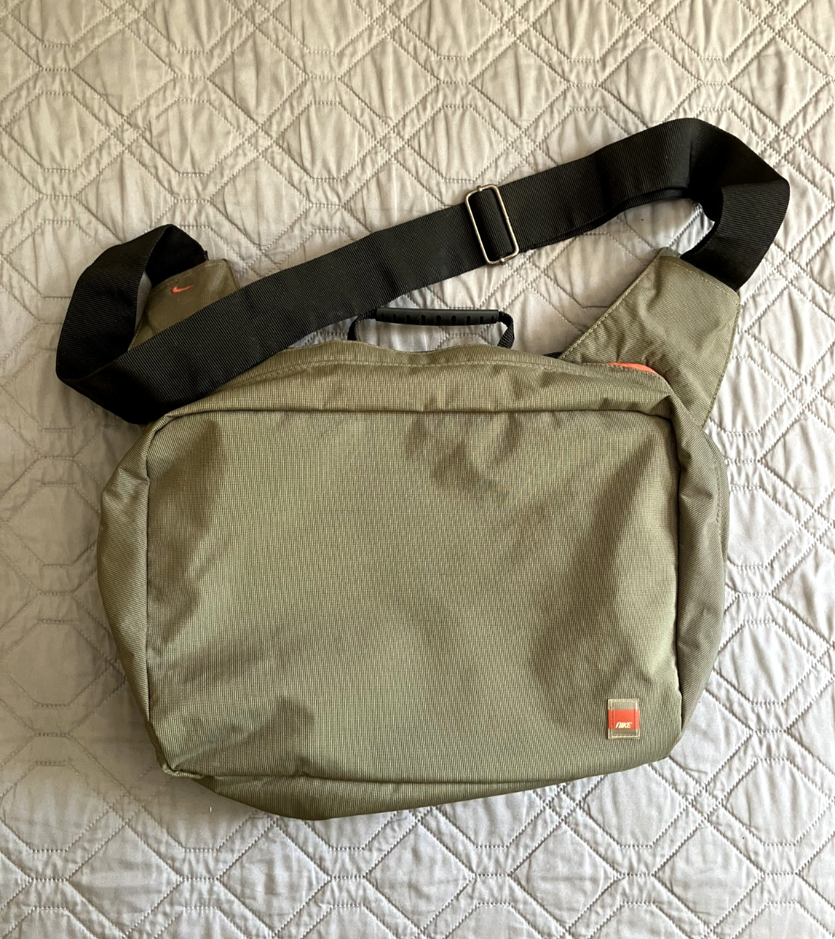 Vintage Nike -Y2K Tech Crossbody Messenger – Athletic Laptop Side Bag – Green