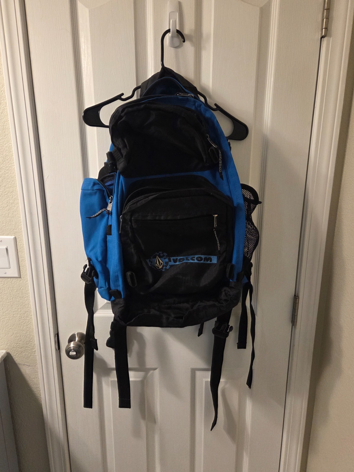 Vintage 90’s-Y2K Volcom Blue And Black Skateboarding Backpack Embroidered #S69