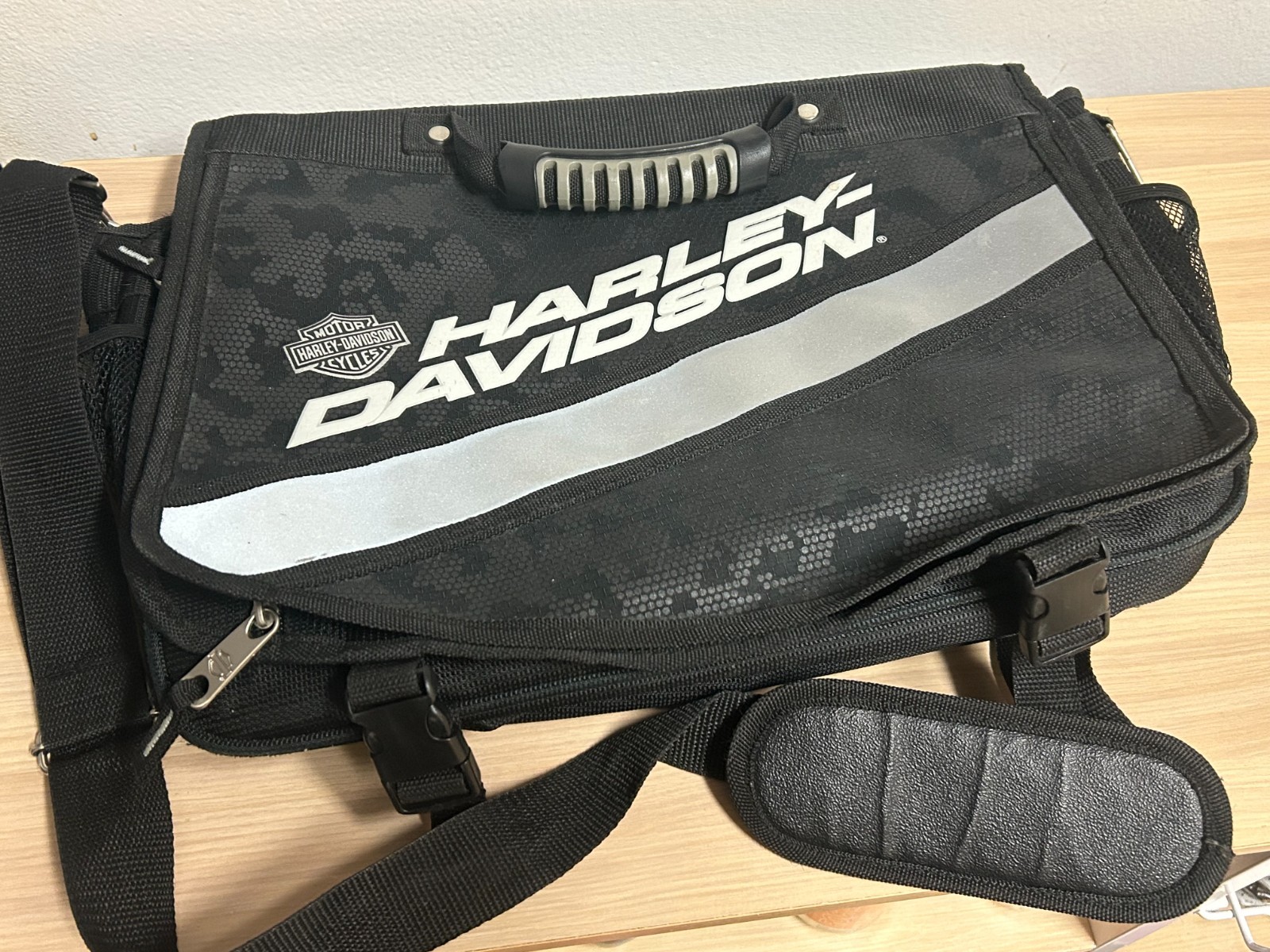 Harley-Davidson 20″ Large Travel Messenger Bag Shoulder Strap, Multi-Compts