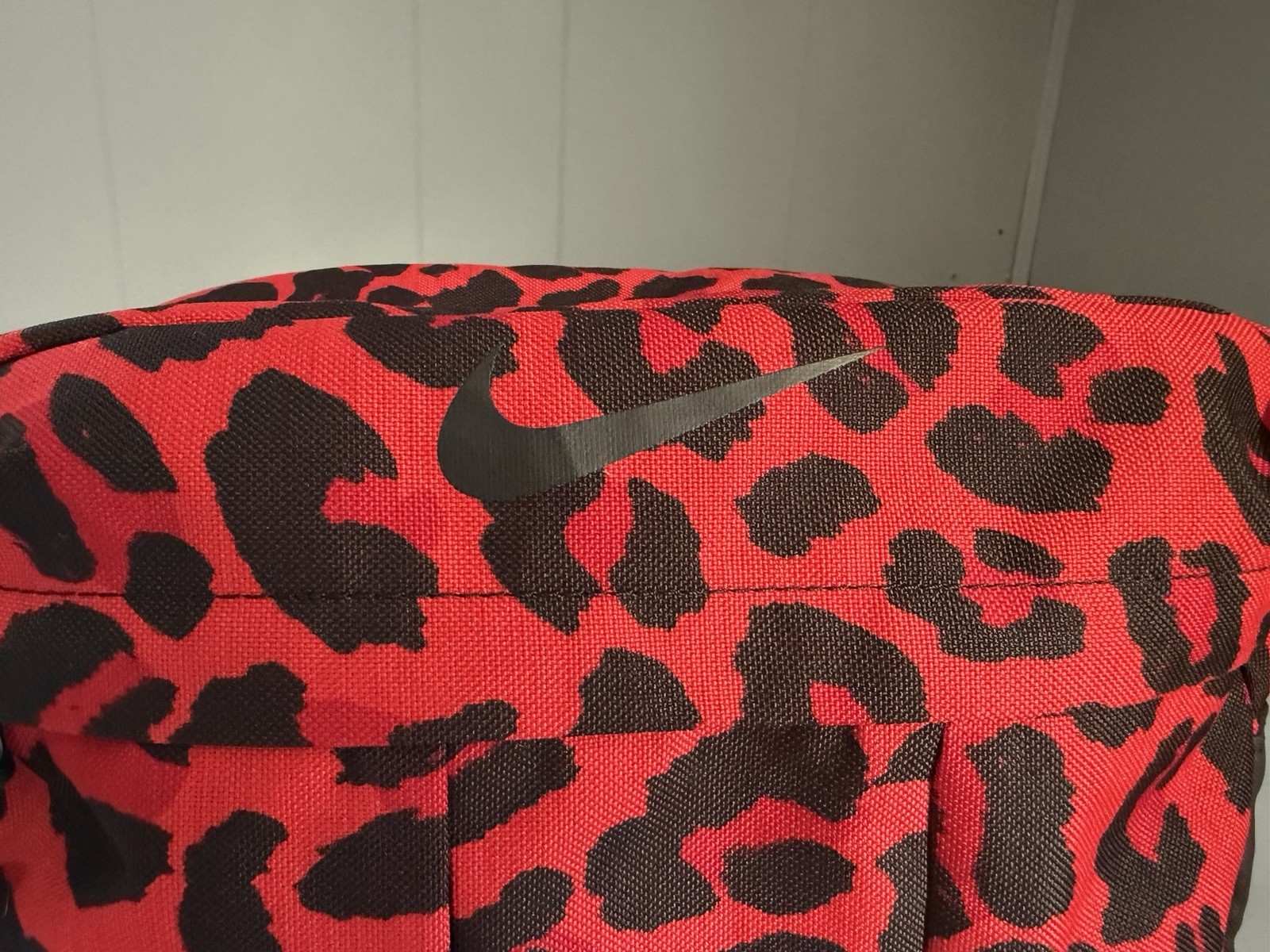 Authentic *NIKE* Toiletry Utility 9L Bag *Leopard Print Red Black* NWOT!