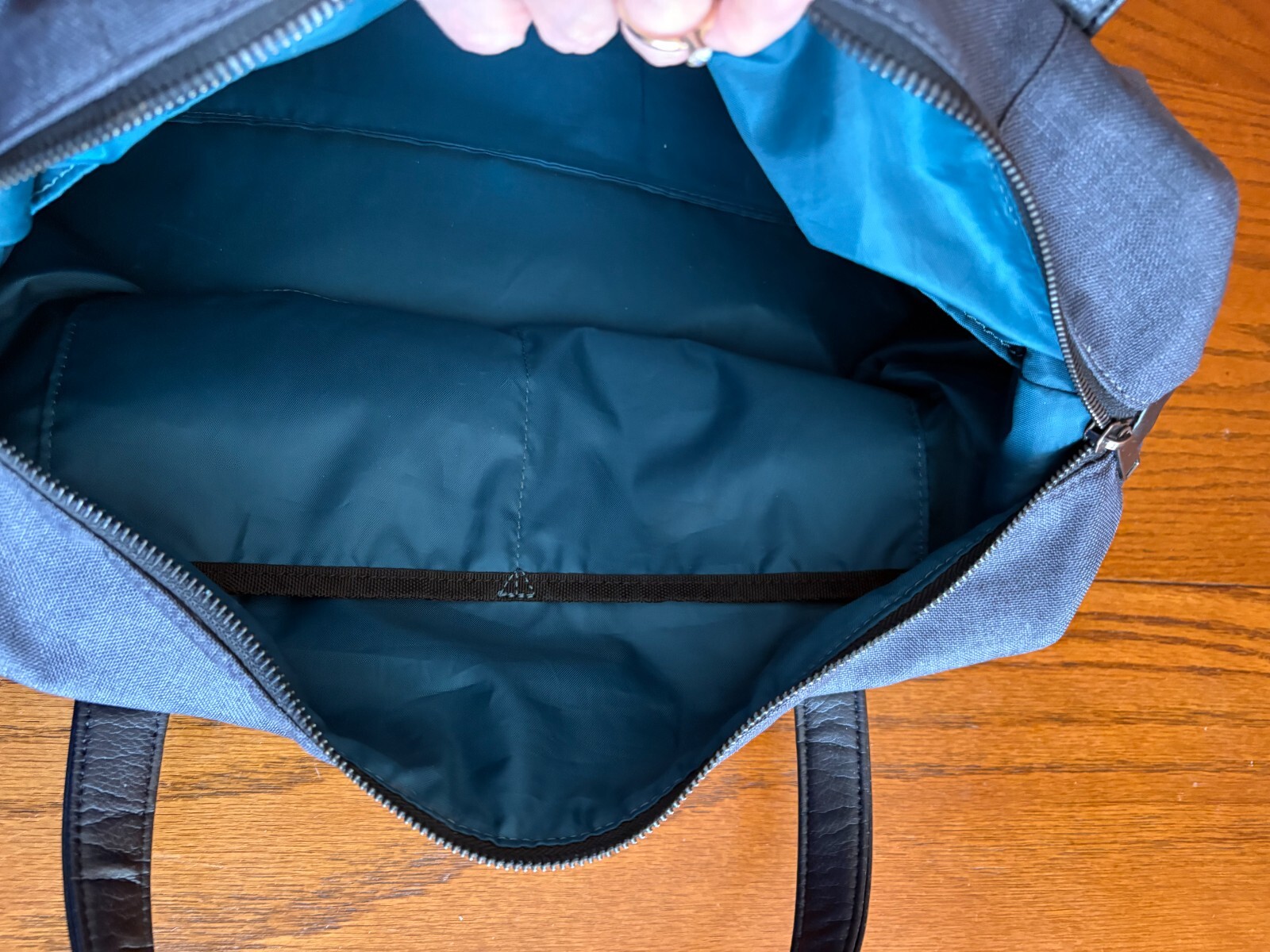 EPIC – Gray / Black Duffle Bag – EXCELLENT PRICE !!!