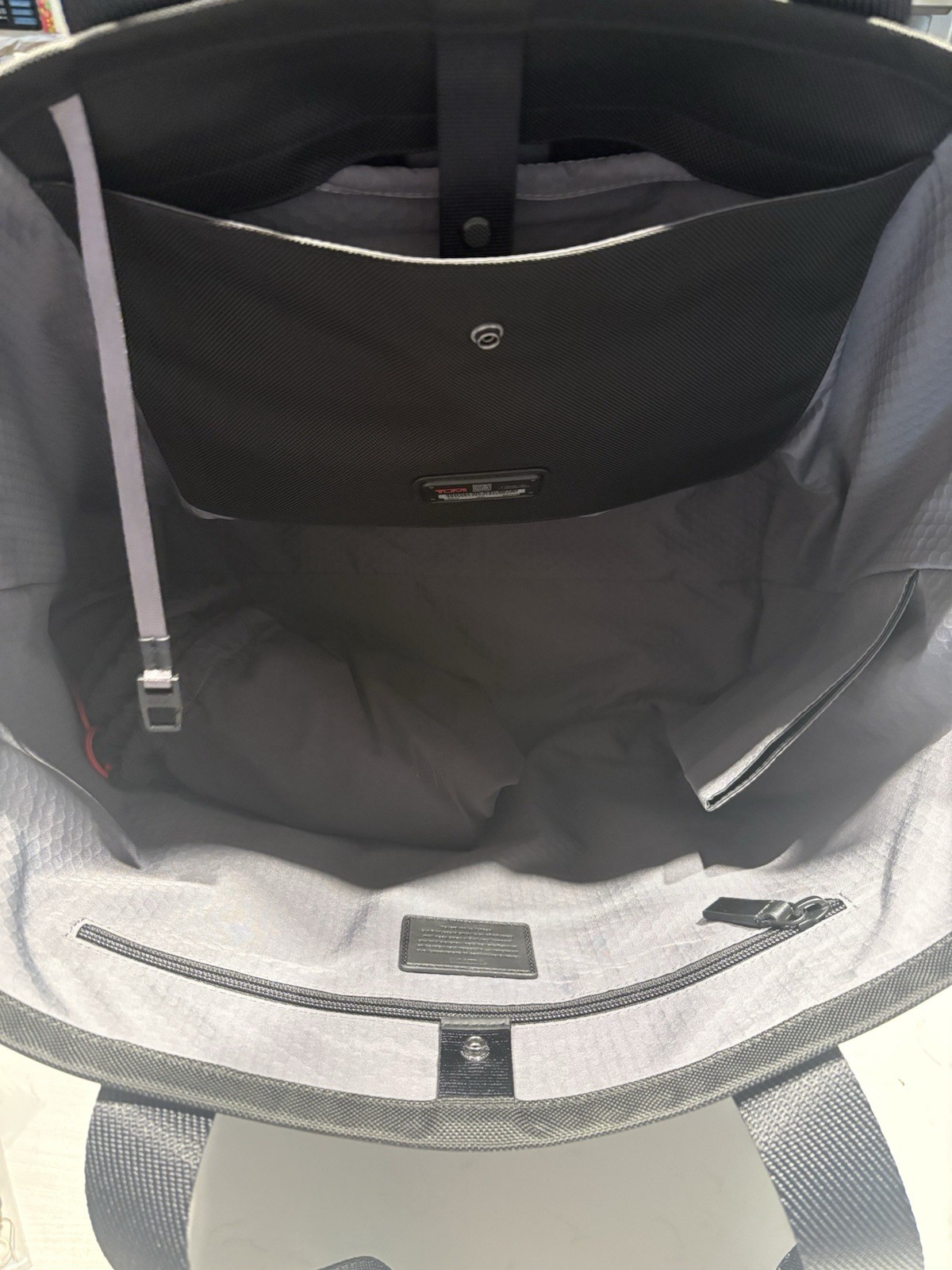 Tumi Black Zip Tote Bag Solid Double Handles with Inner Pockets / AA branded