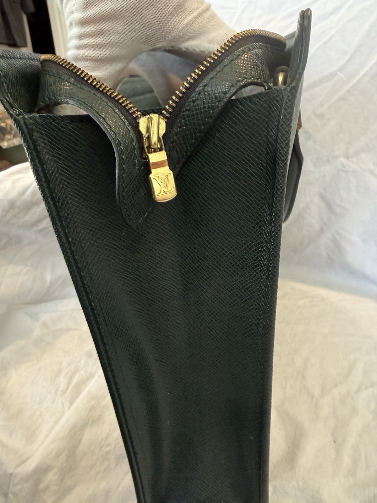 Auth Louis Vuitton Taiga Leather Briefcase Green Vintage 1997 Made In France