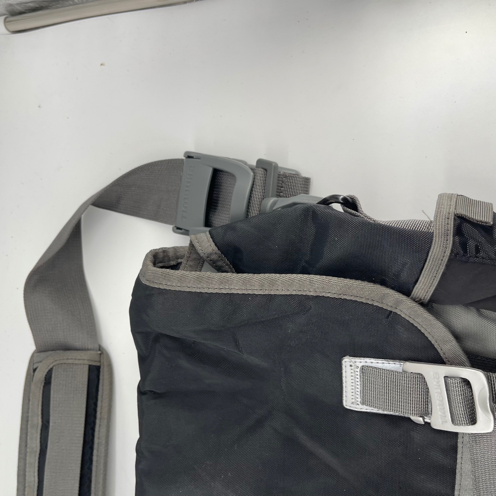 Timbuk2 Command Bag Black Grey Commuter Laptop Travel Shoulder Bag