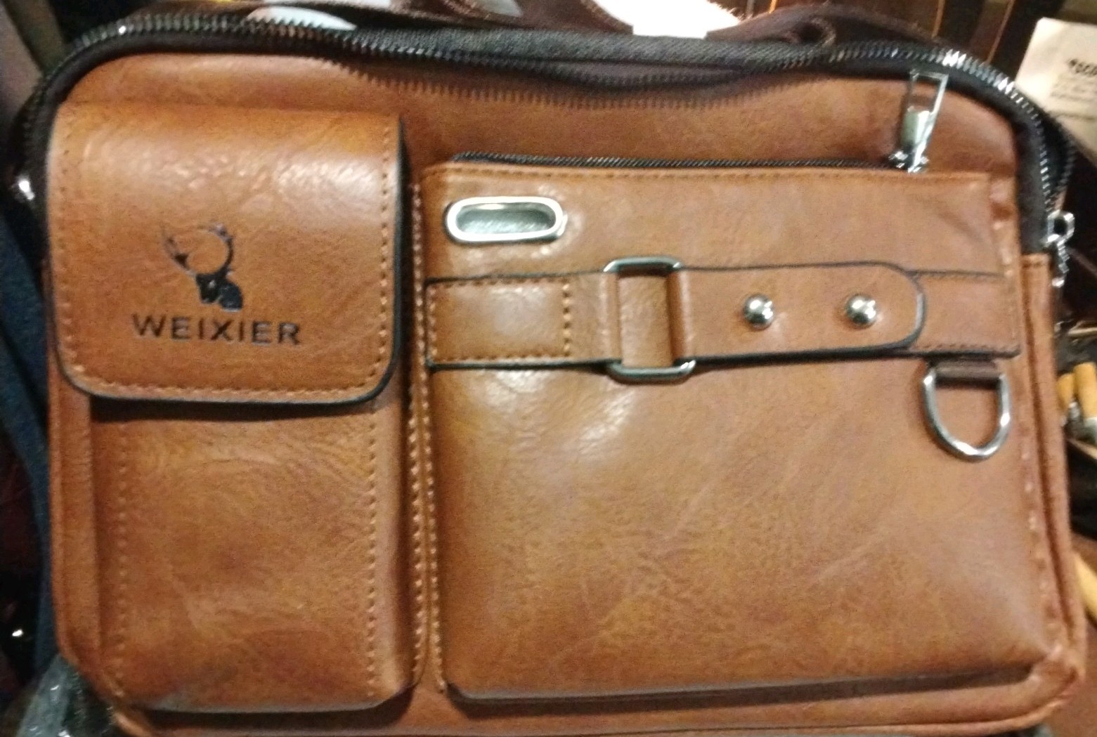 Weixier men’s crossbody bag, also described as a shoulder bag or messenger bag