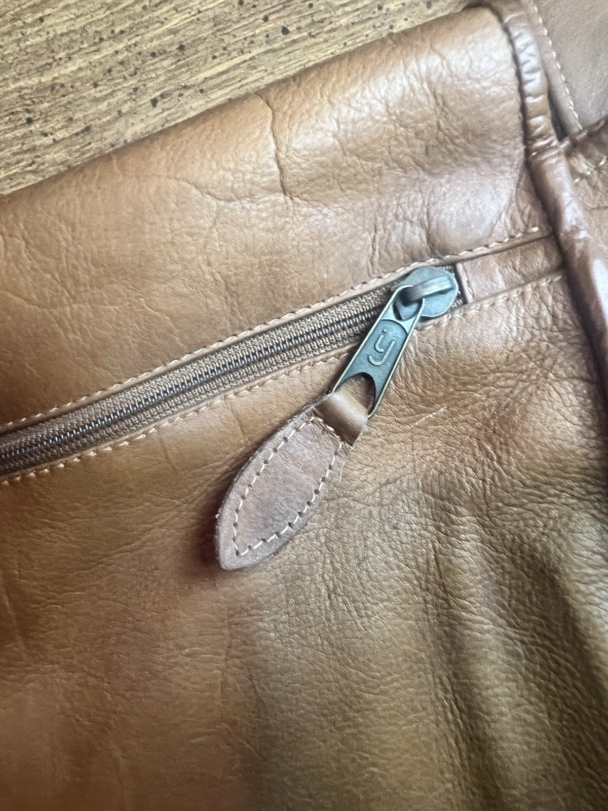 Caramel brown Genuine Columbia Leather Shoulder Laptop Satchel Bag. Satin Lining