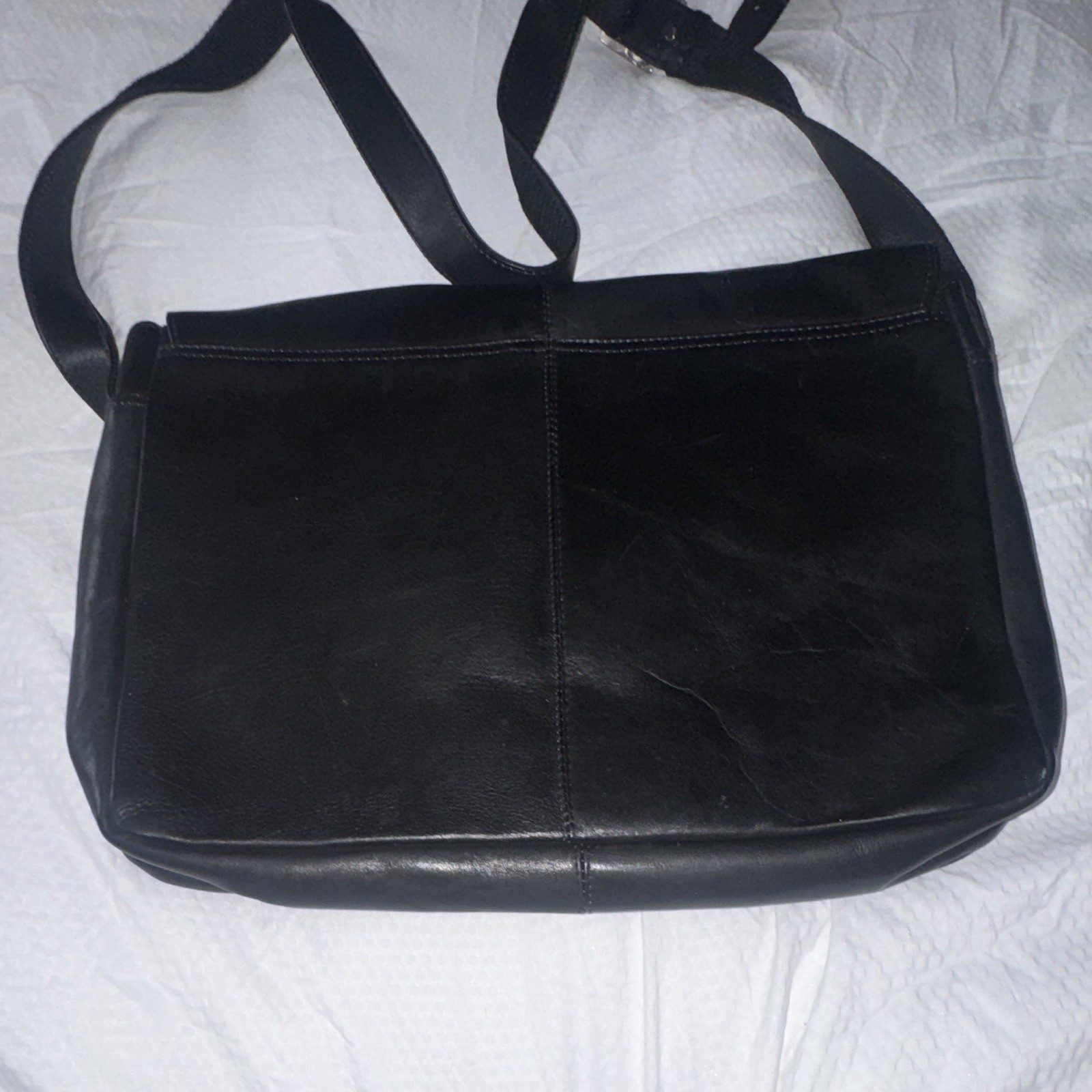 Black Colombian Leather Messenger Bag Buckle Flap Zip Closure Adjustable Strap
