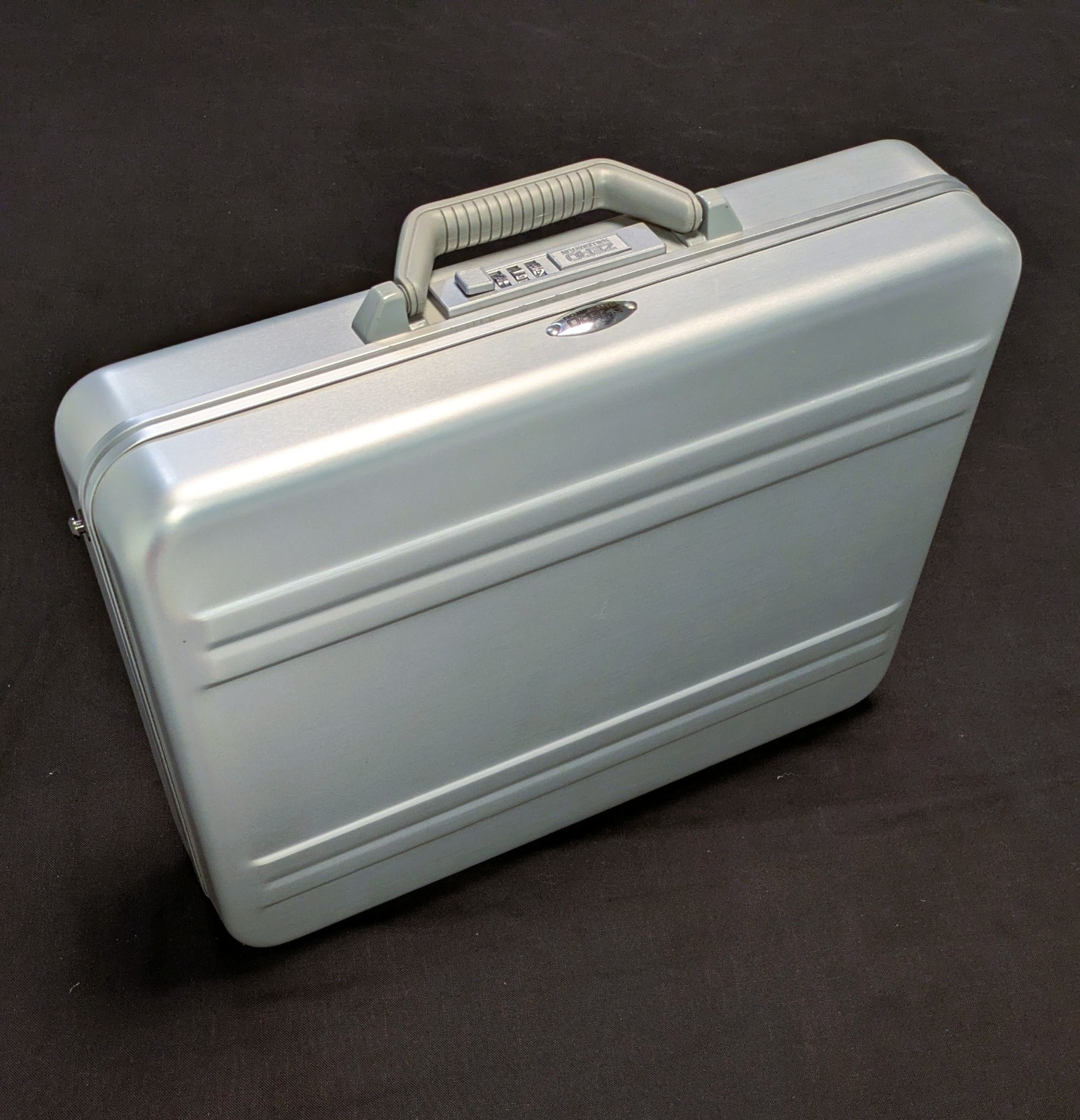 Vintage Zero Halliburton Aluminum Attache Laptop Case – 18 x 13 x 4 Dial Lock