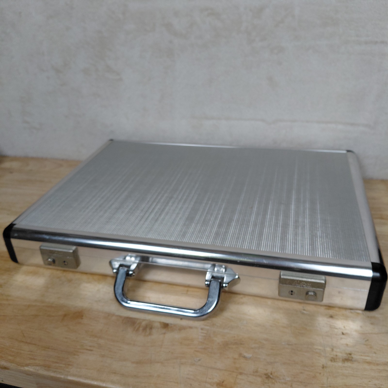 Vintage Metoni Slim Briefcase Document Case 1980’s Patent West Germany & U.S.A