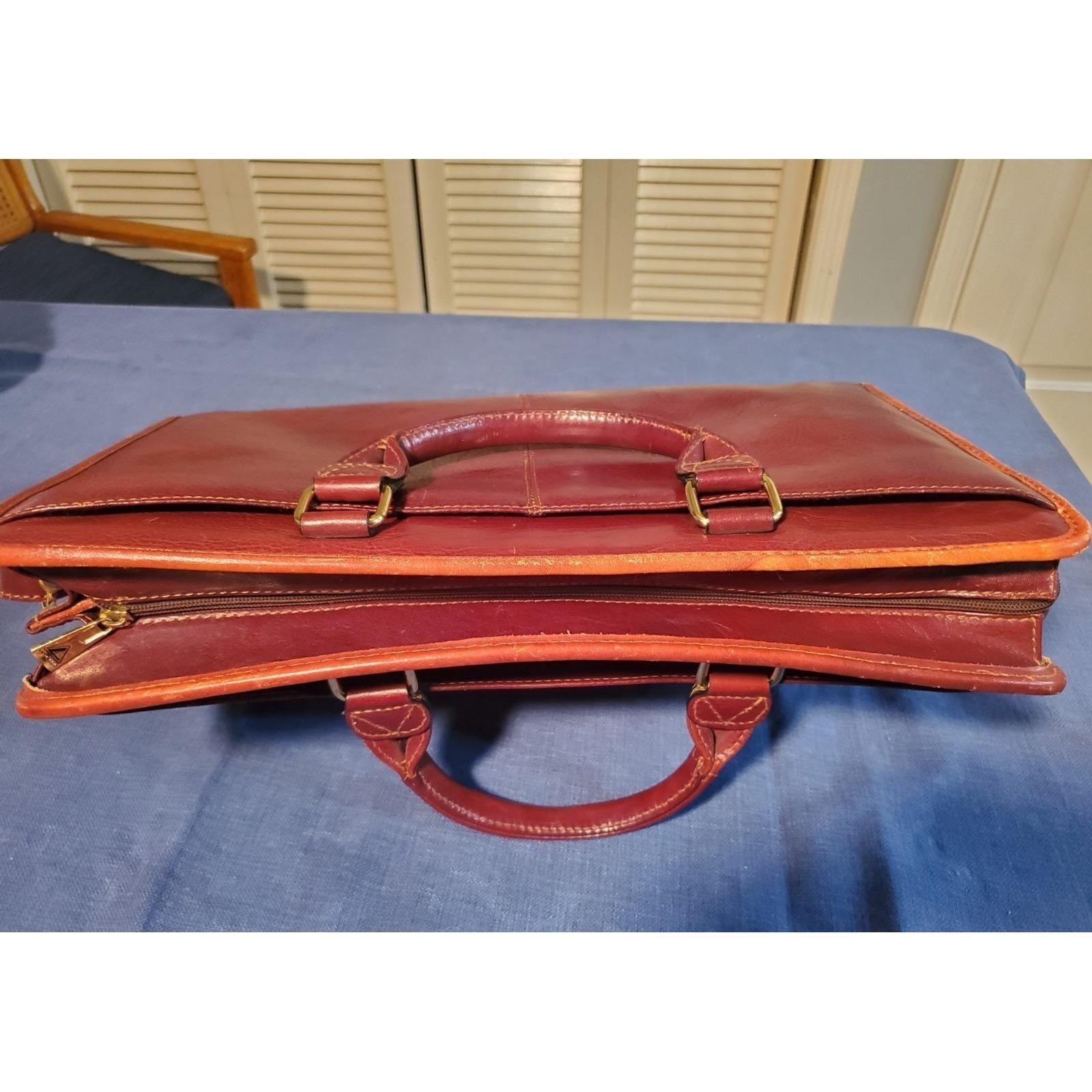 Cognac Brown Leather Briefcase Lap Top Case Dbl Handle Shoulder Strap Vantaggio