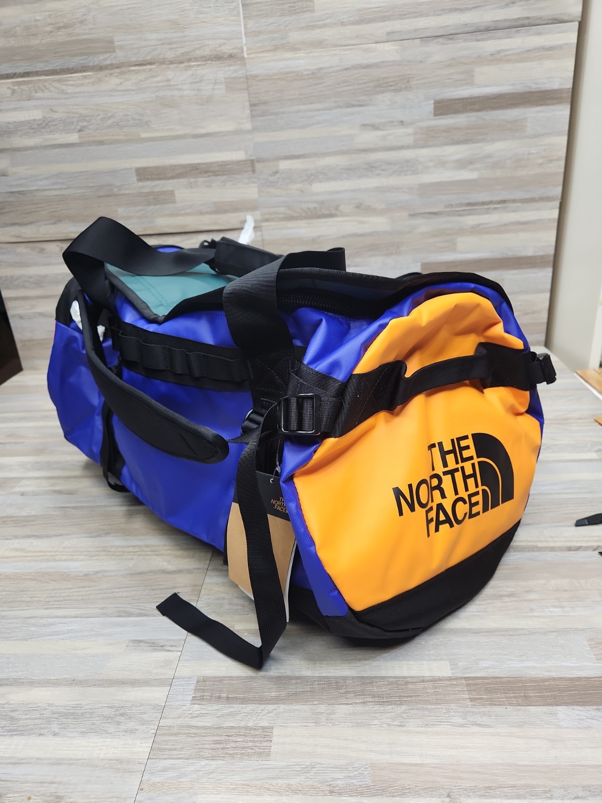 The North Face Base Camp 71 L Duffel Bag Medium. Purple, Black, Orange, GRN, New