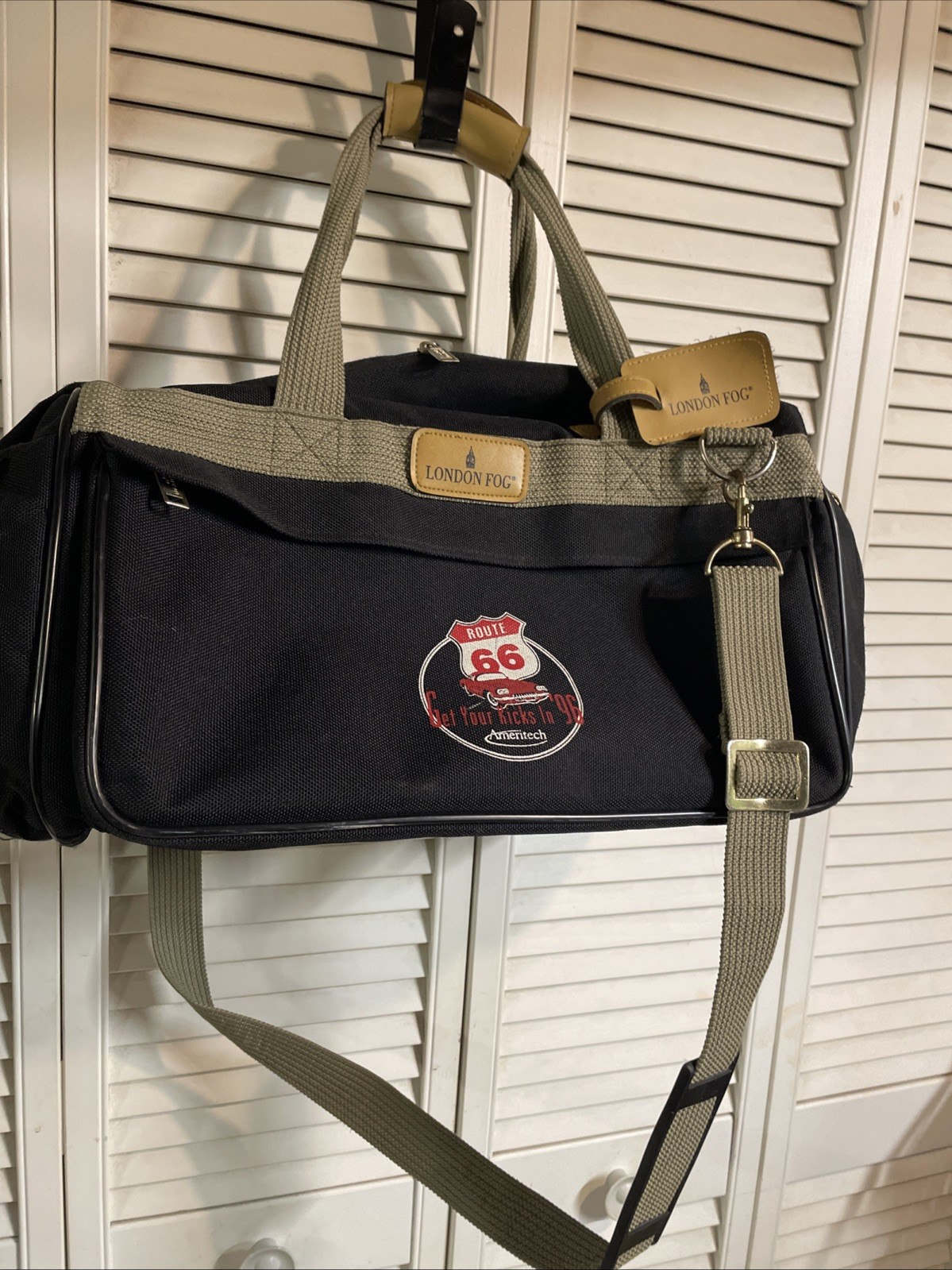 Black London Fog Canvas Travel Bag With Shoulder Strap And Handles Route 66 GC!