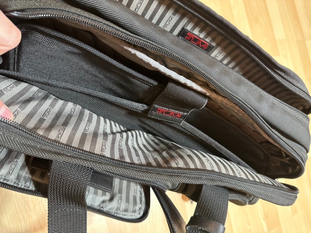 TUMI Alpha Black Ballistic expandable Laptop Business Briefcase 26041D4 EUC $595