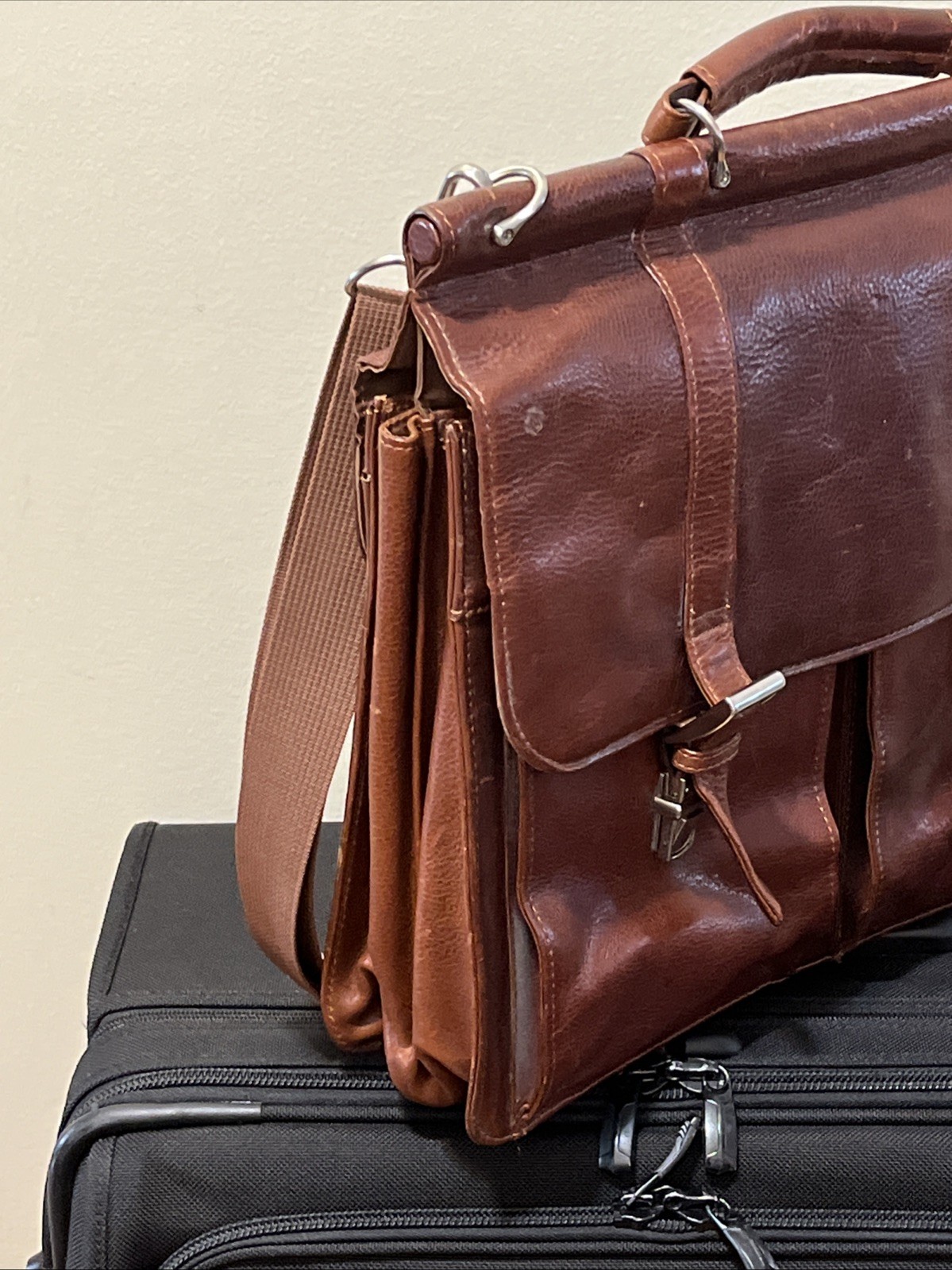 Wilsons Leather Messenger Bag Briefcase Laptop Shoulder Bag – Brown, EUC