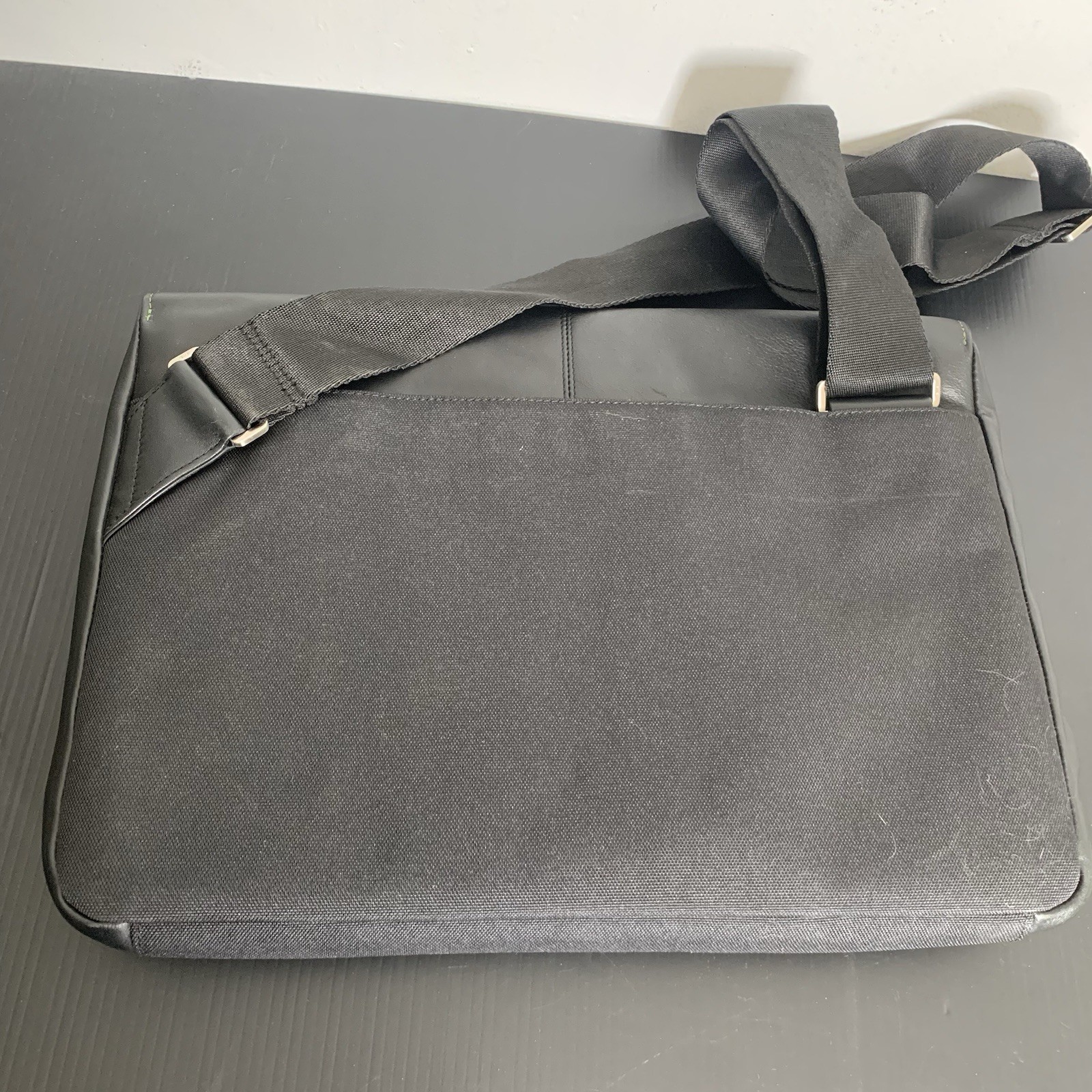 Knomo London – Black Laptop Messenger Bag with Shoulder Strap