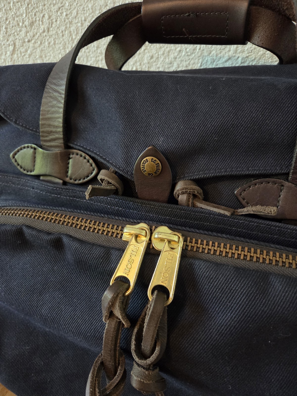 Filson Rugged Twill Padded Computer Bag | Navy | USA Made | MSRP $625 | Rare
