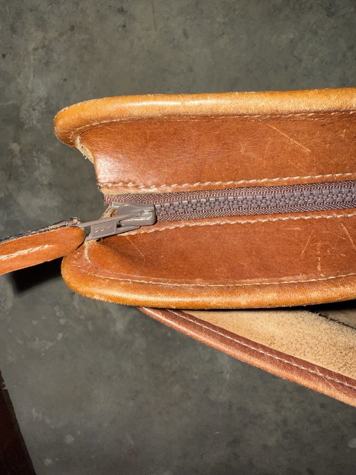 Jack Georges Brown Leather Briefcase Handles Zippers Many Pockets 16-1/2″ x 11″