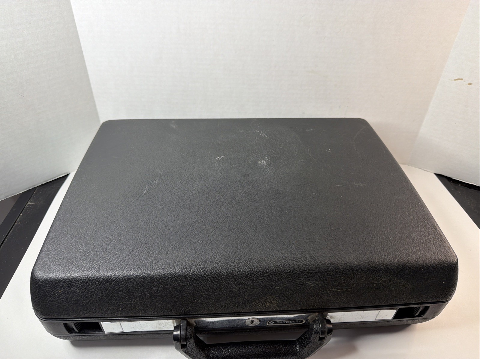 Samsonite Classic Gray Hard Shell BriefCase 18×13.5″ No Key VTG Office