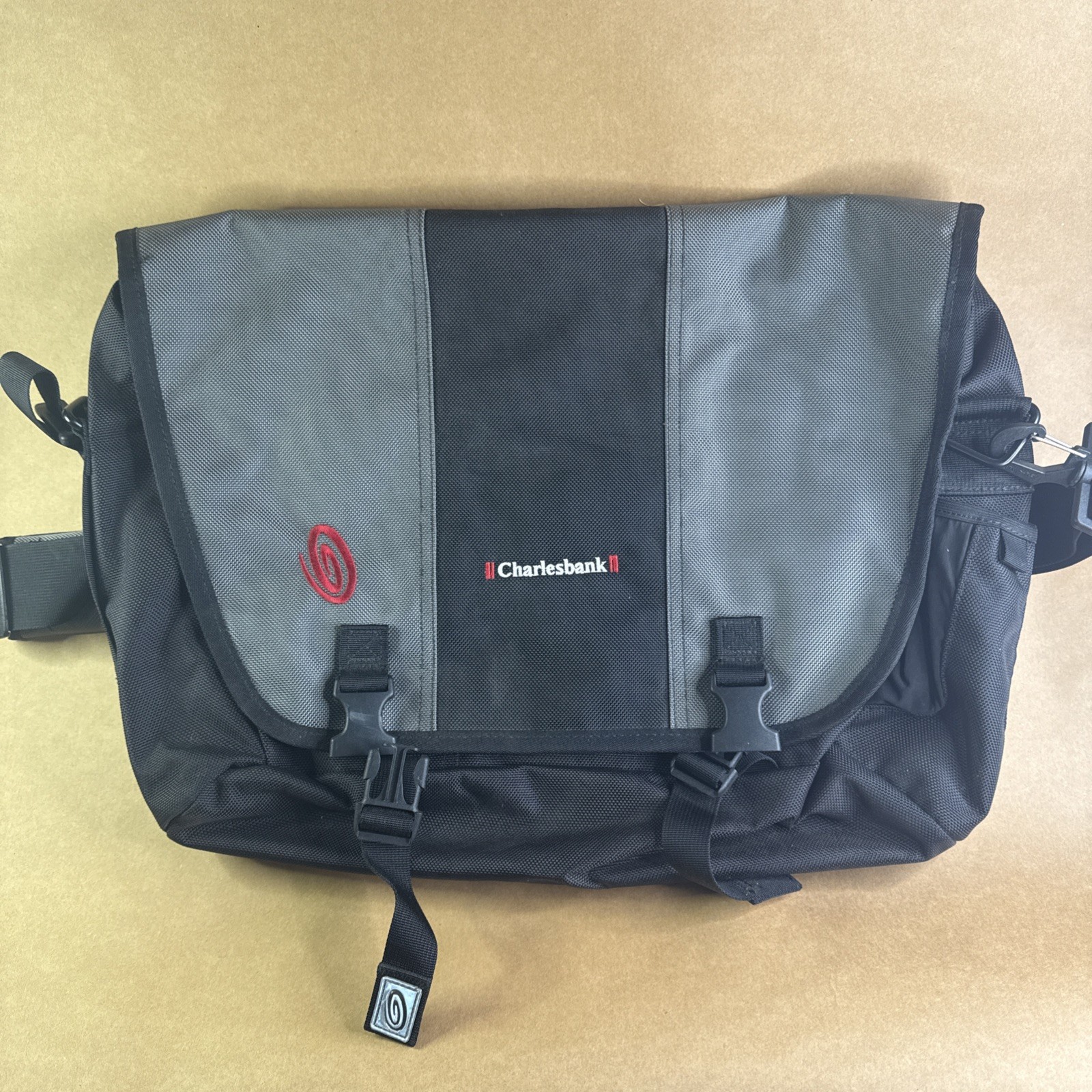 Timbuk2 Classic Messenger Bag Large Black Gray Red Bike Shoulder Crossbody Logo