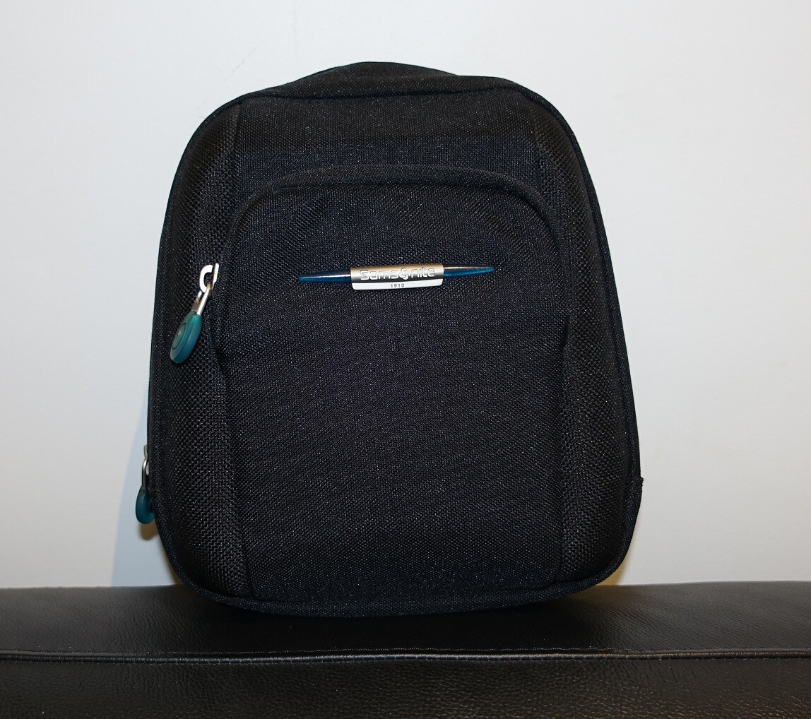 Samsonite Small Unisex Shoulder Travel Bag 23cm x 20cm x 10cm
