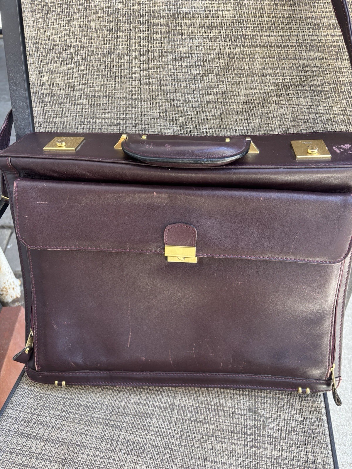 Brown Briefcase/Document Case with Brass Hardware, Inner Pockets & Dividers
