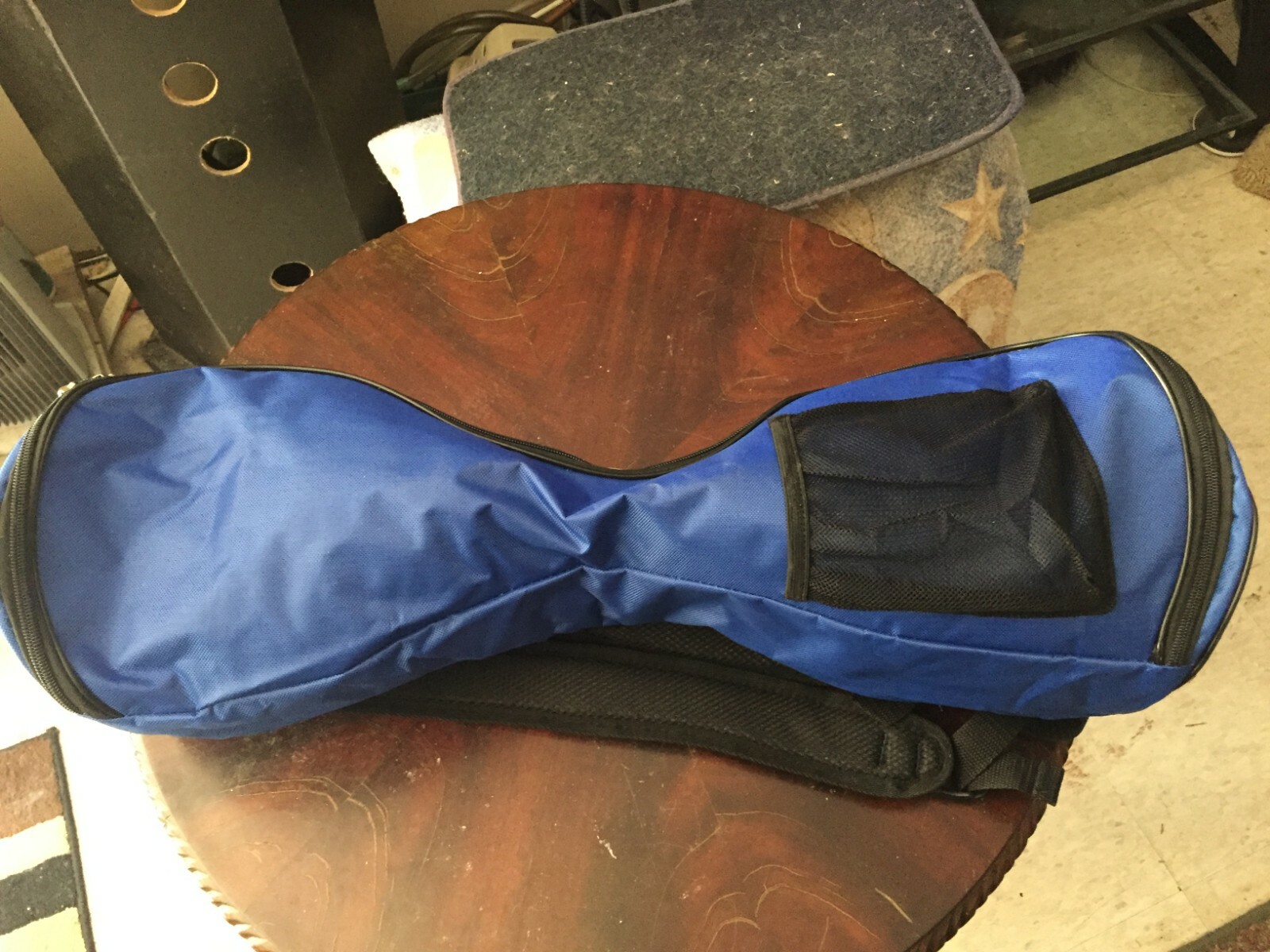 (1) BACKPACK OR HOVERBOARD CARRYING CASE. CLOSEOUT LOTS BELOW WHOLESALE.