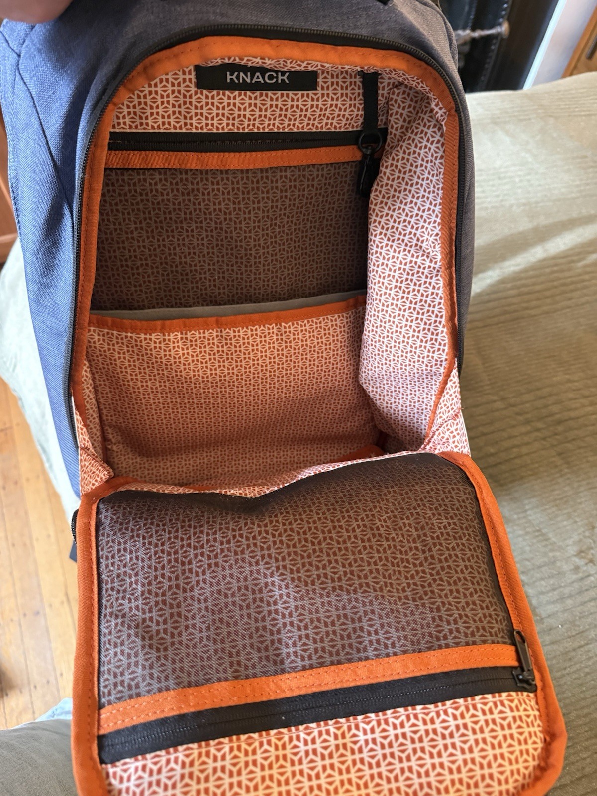 Knack Series 1 Medium Expandable Backpack Blue/Gray – Wharton UPenn – Very Rare