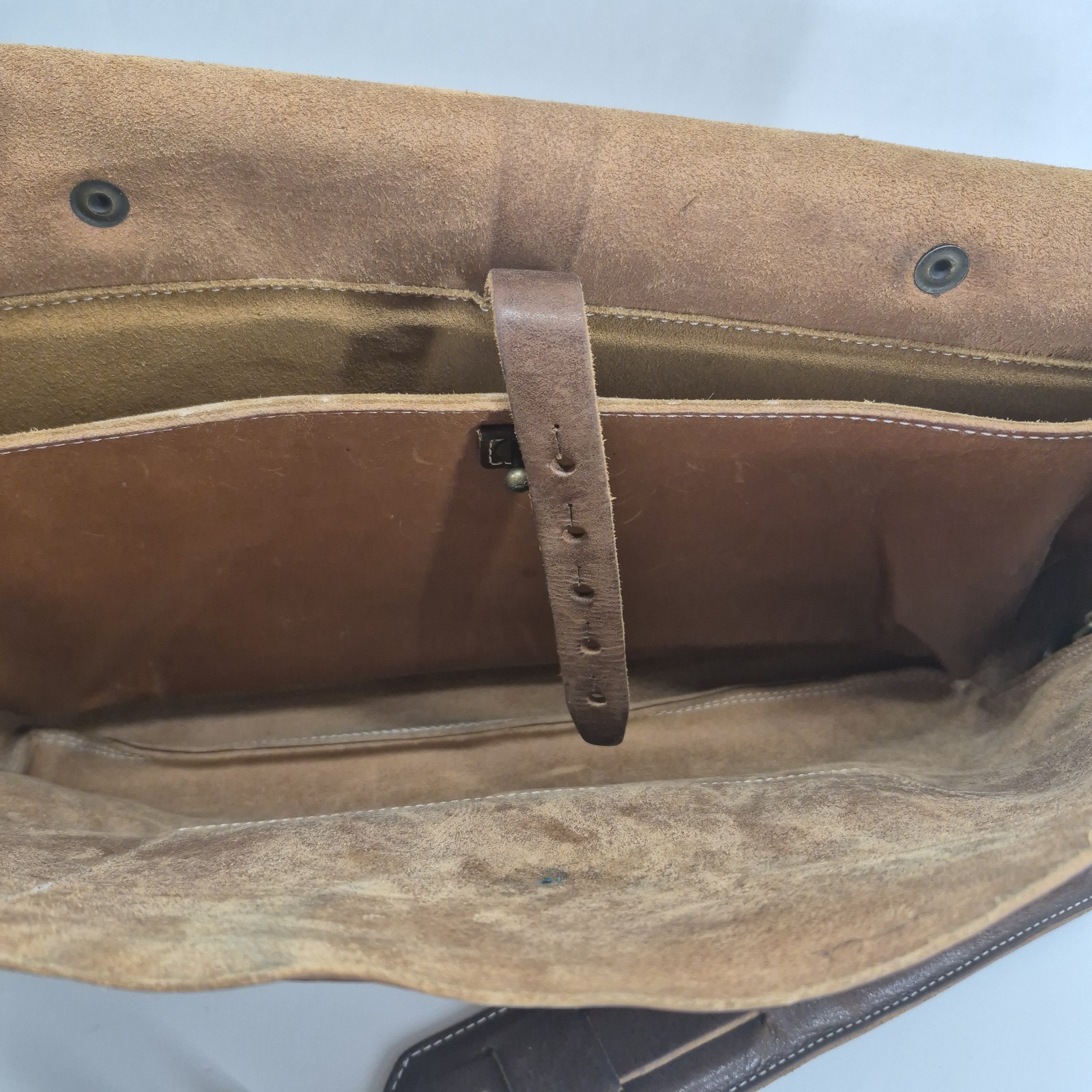 Whipping Post WP Standard Large Leather Brown Distressed Messenger Bag