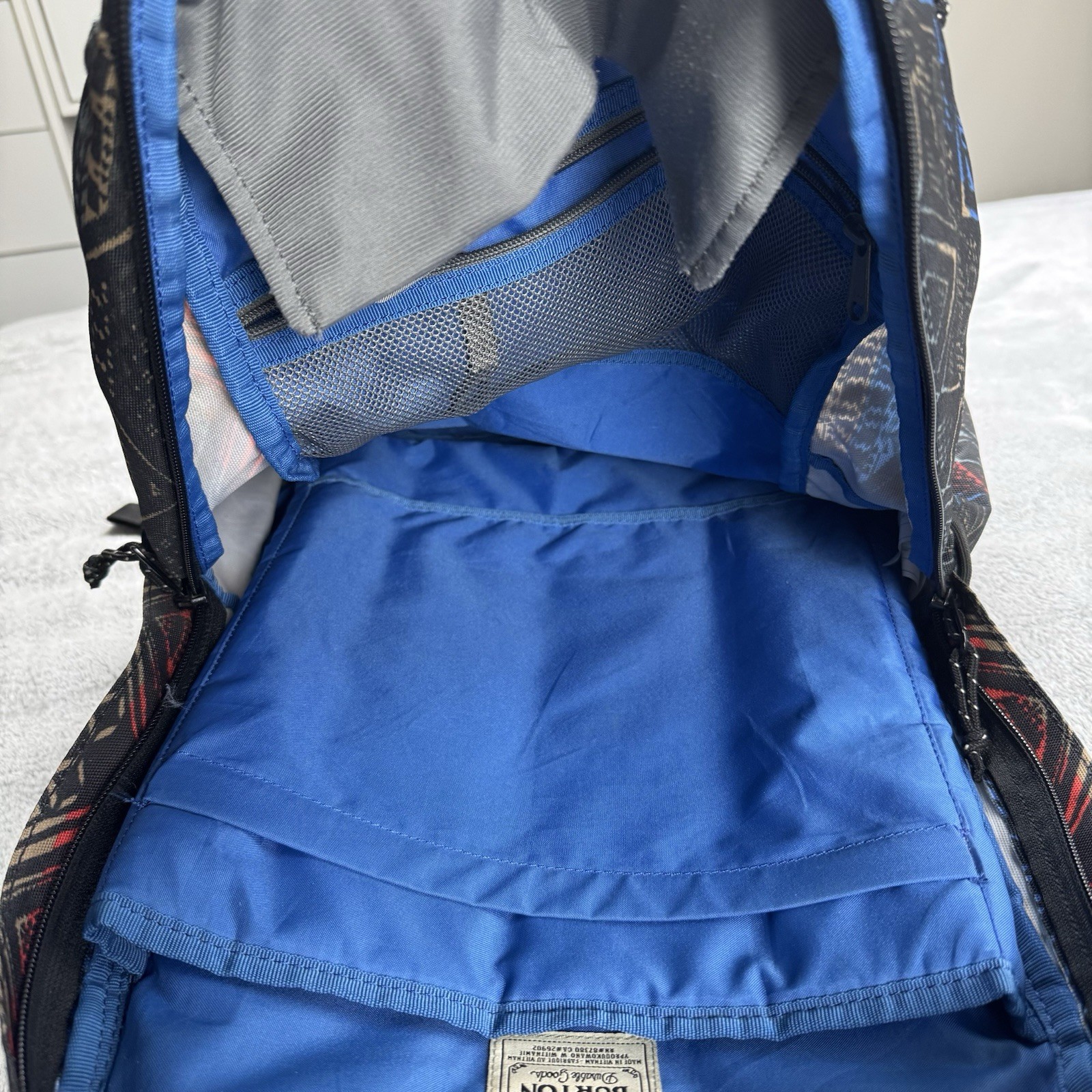 Burton Kilo Backpack Black Brown Aztec Tribal Print Heritage Campimg Outdoors