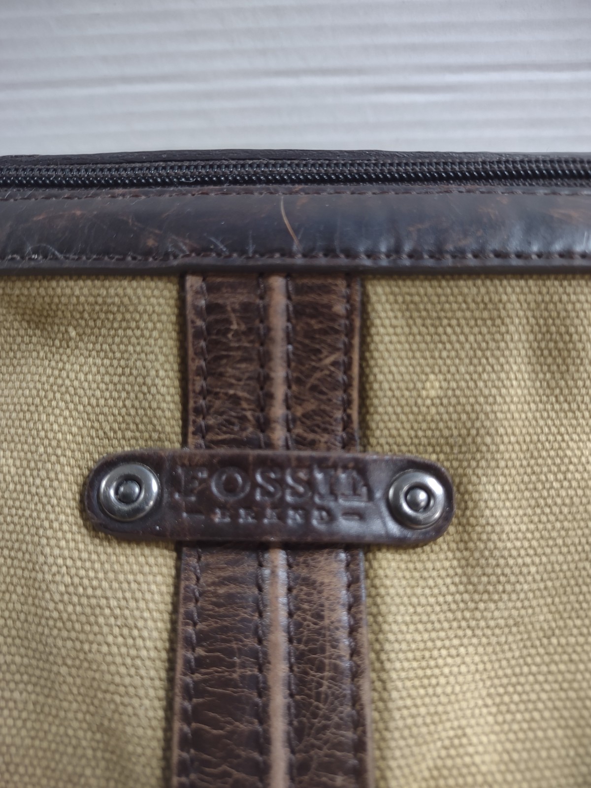 Fossil Canvas & Leather Brown Beige Toiletry Cosmetic Travel Bag Hinged Lid Read