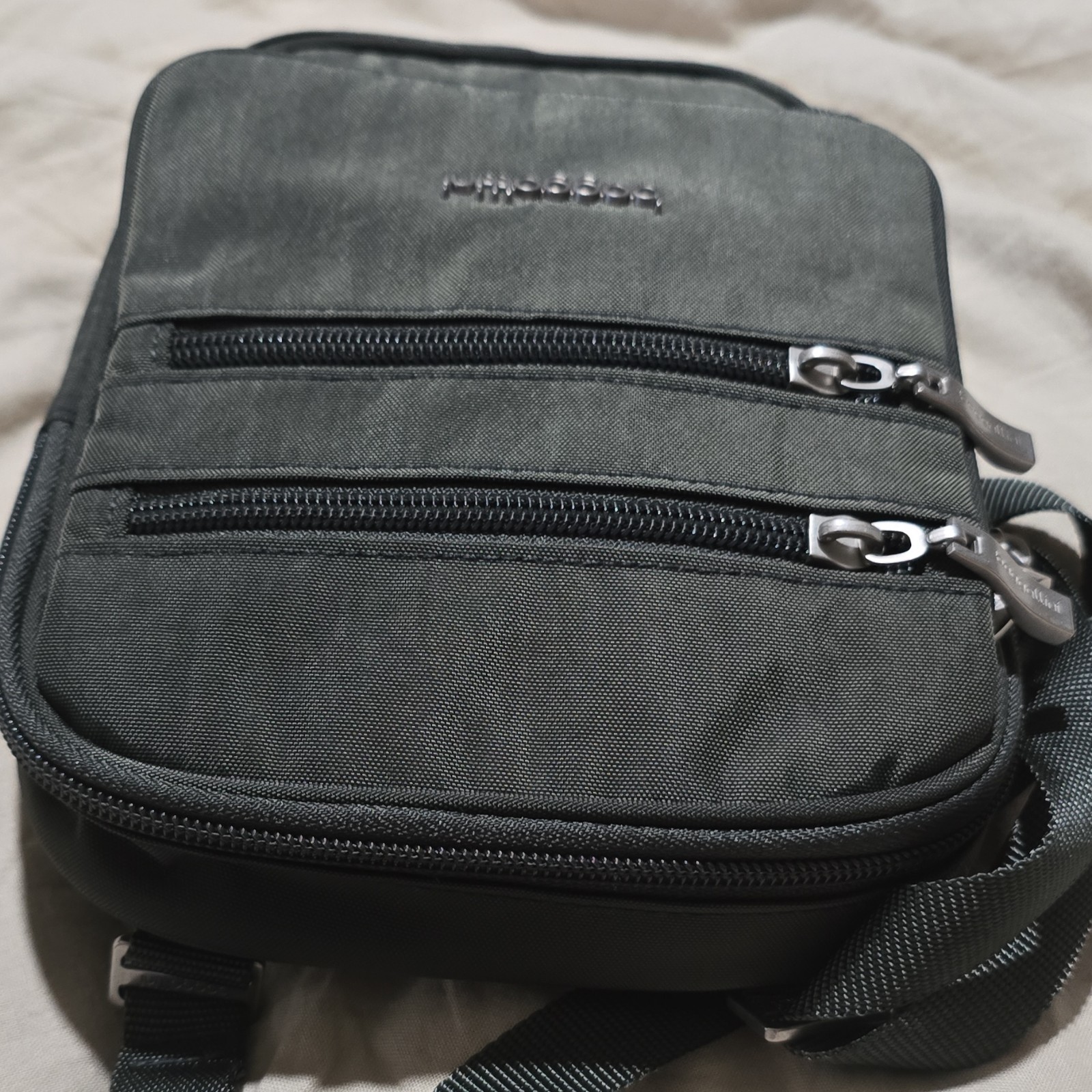 baggallini gray Crossbody Adjustable Strap Multiple Compartments