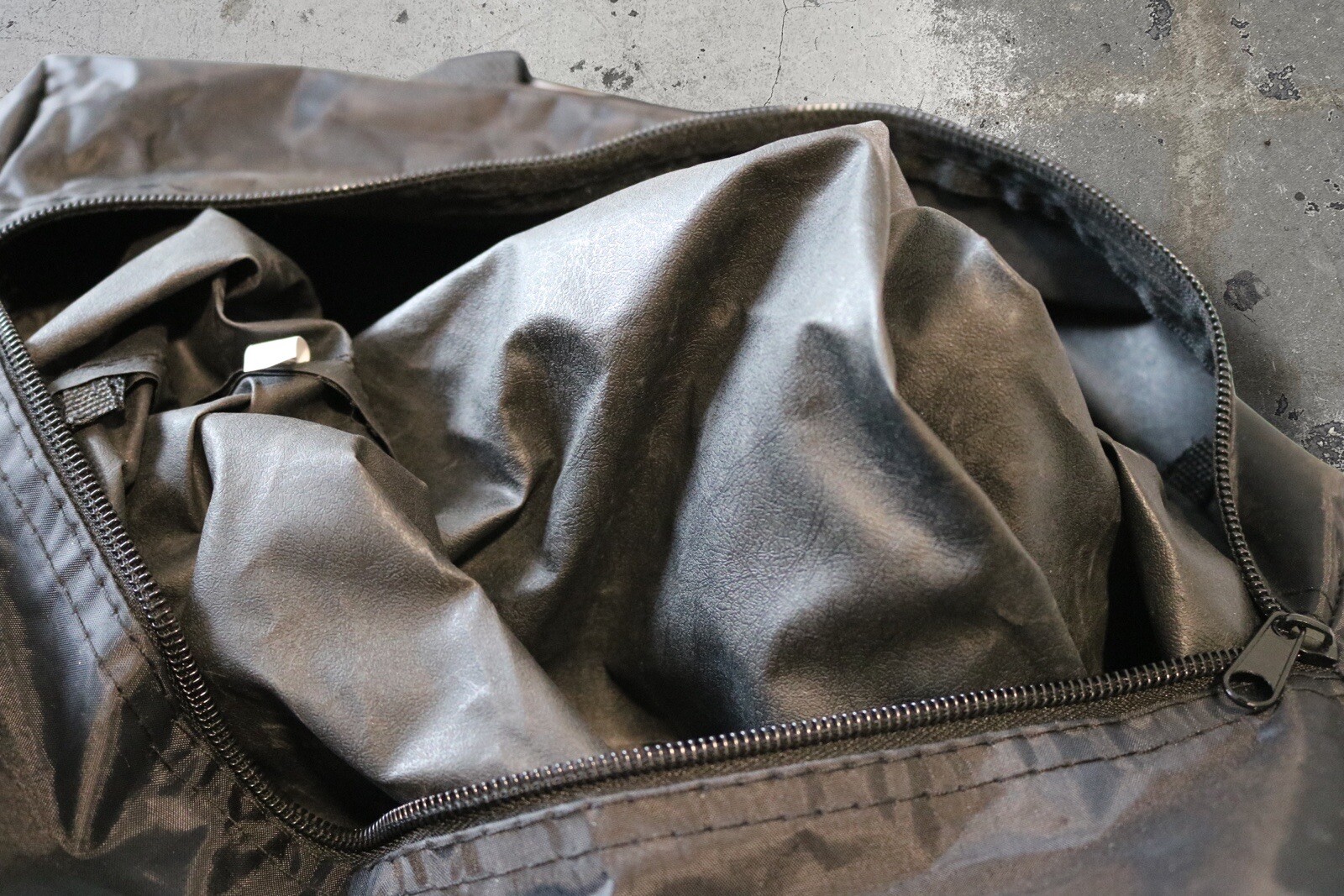 FORBES CAPITALIST TOOL Small Wall Street Finance Banker Black 14″ Duffle Gym Bag