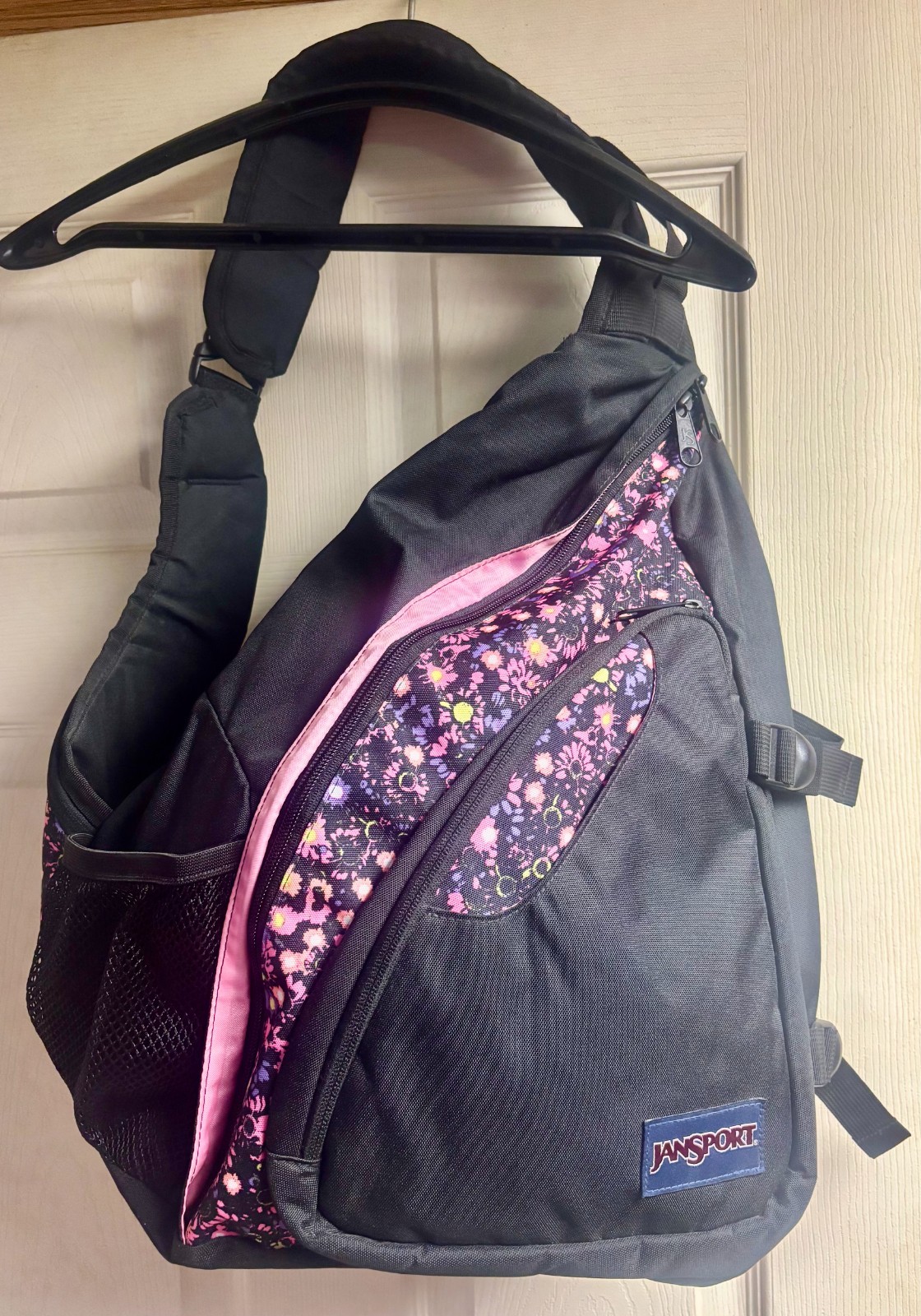 Jansport Shoulder Messenger Bag Travel Day Pack Back Pack 2 School Black & Pink
