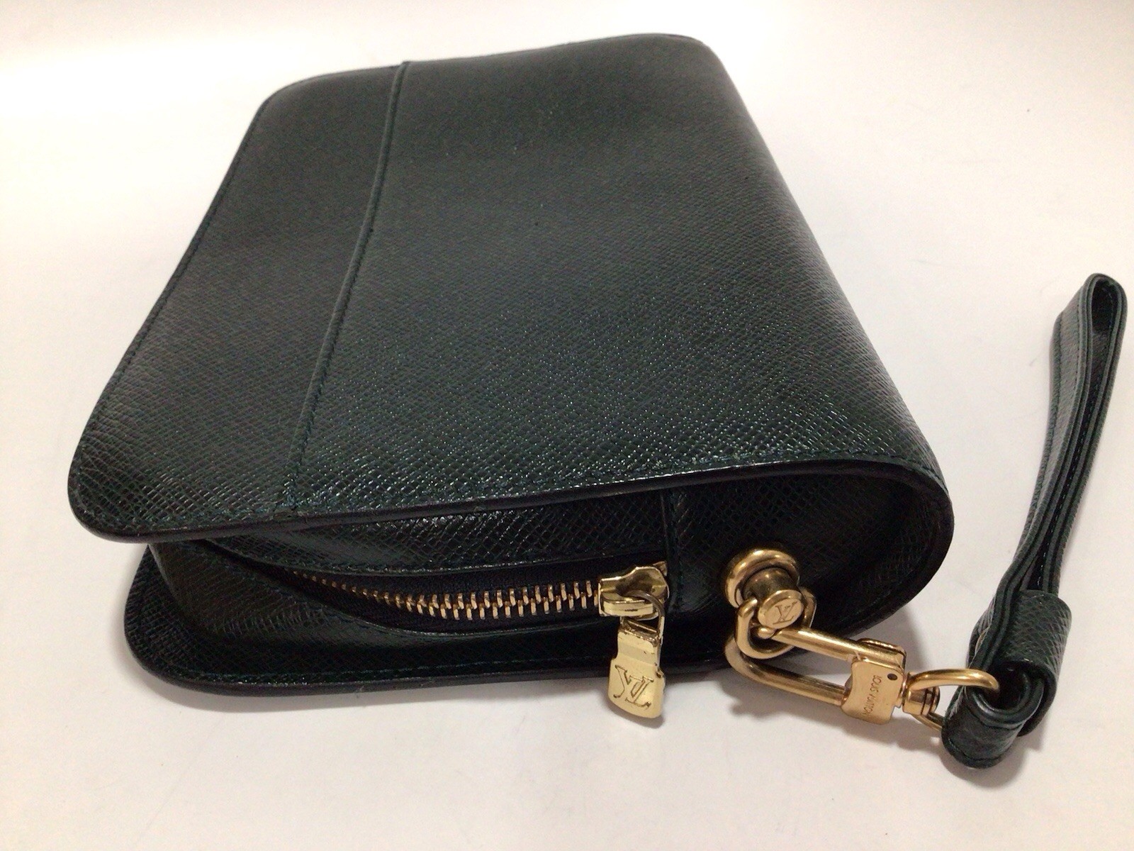LOUIS VUITTON PARIS Men’s TAIGA BAG (For DOCUMENTS, WALLET) /CODE VI0997/France