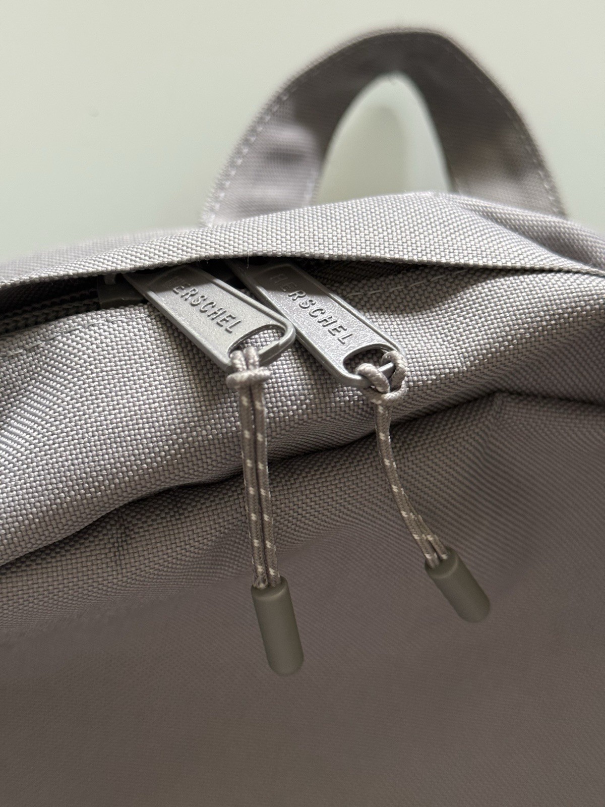 Herschel Supply Co Gray Classic Backpack Travel Bag Regular Sized Unisex