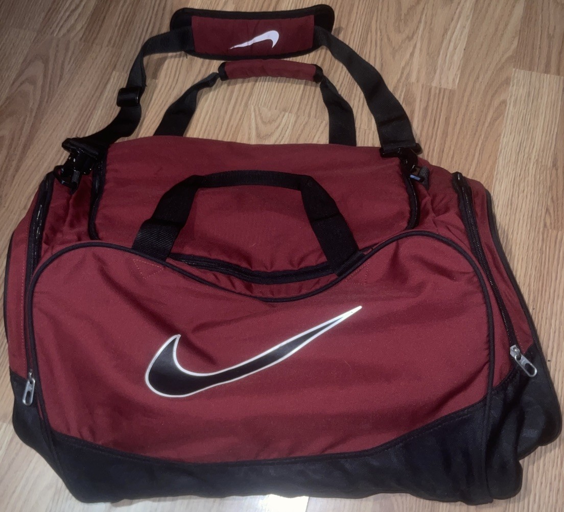 Nike Red Black and White Duffle Bag Medium Size Bag Sports Basketball Football