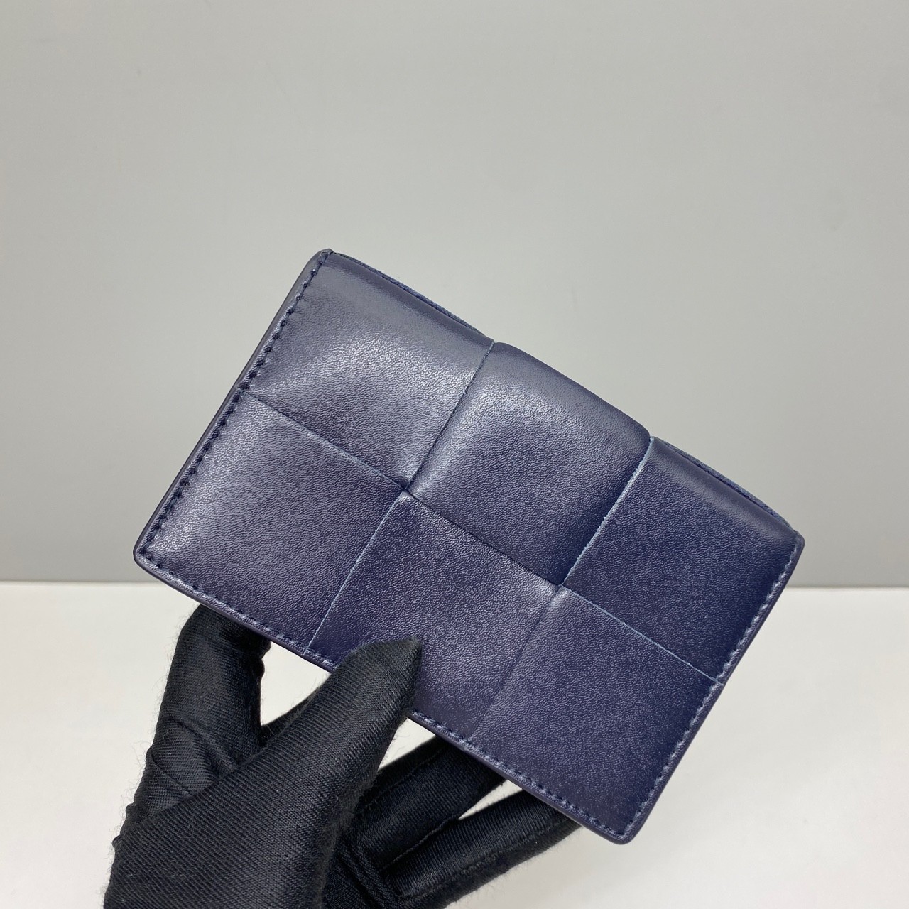 Bottega Veneta Pre-Owned Authentic CASSETTE Card Holder Blue Leather 7.5x12x2cm