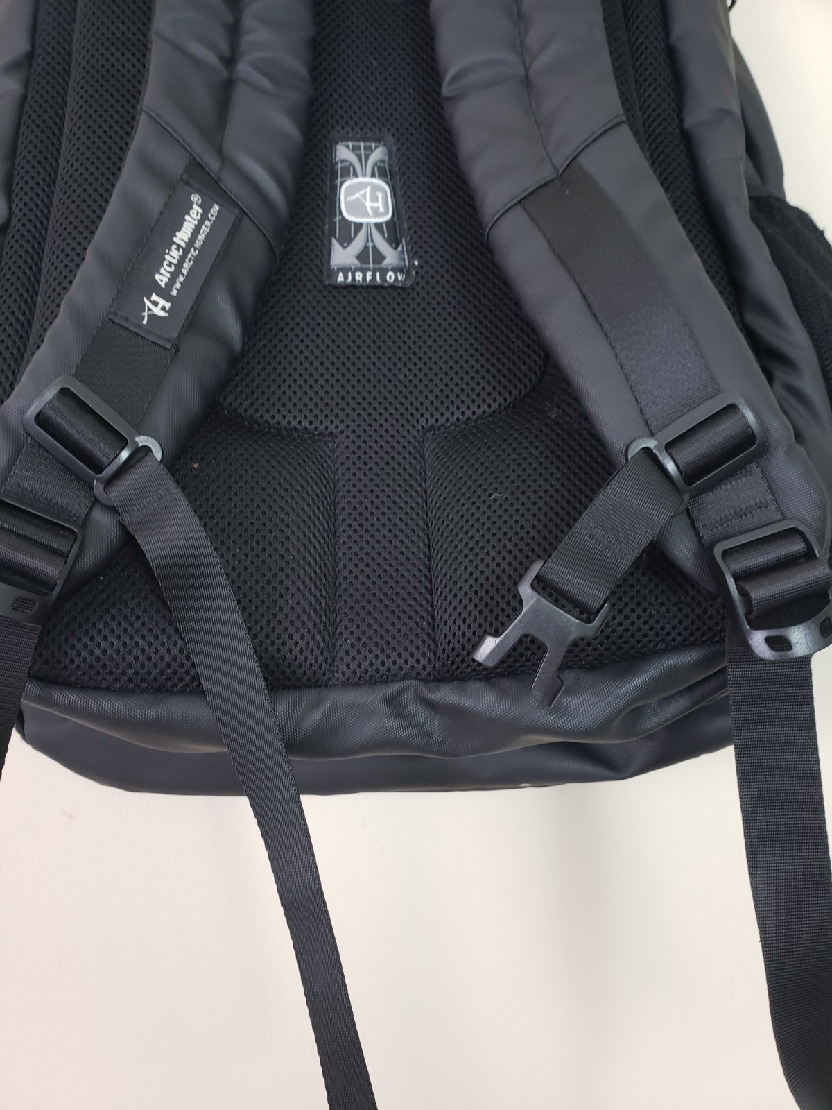 Arctic Hunter 20005 Backpack USB Port Black Travel Laptop Bag Waterproof