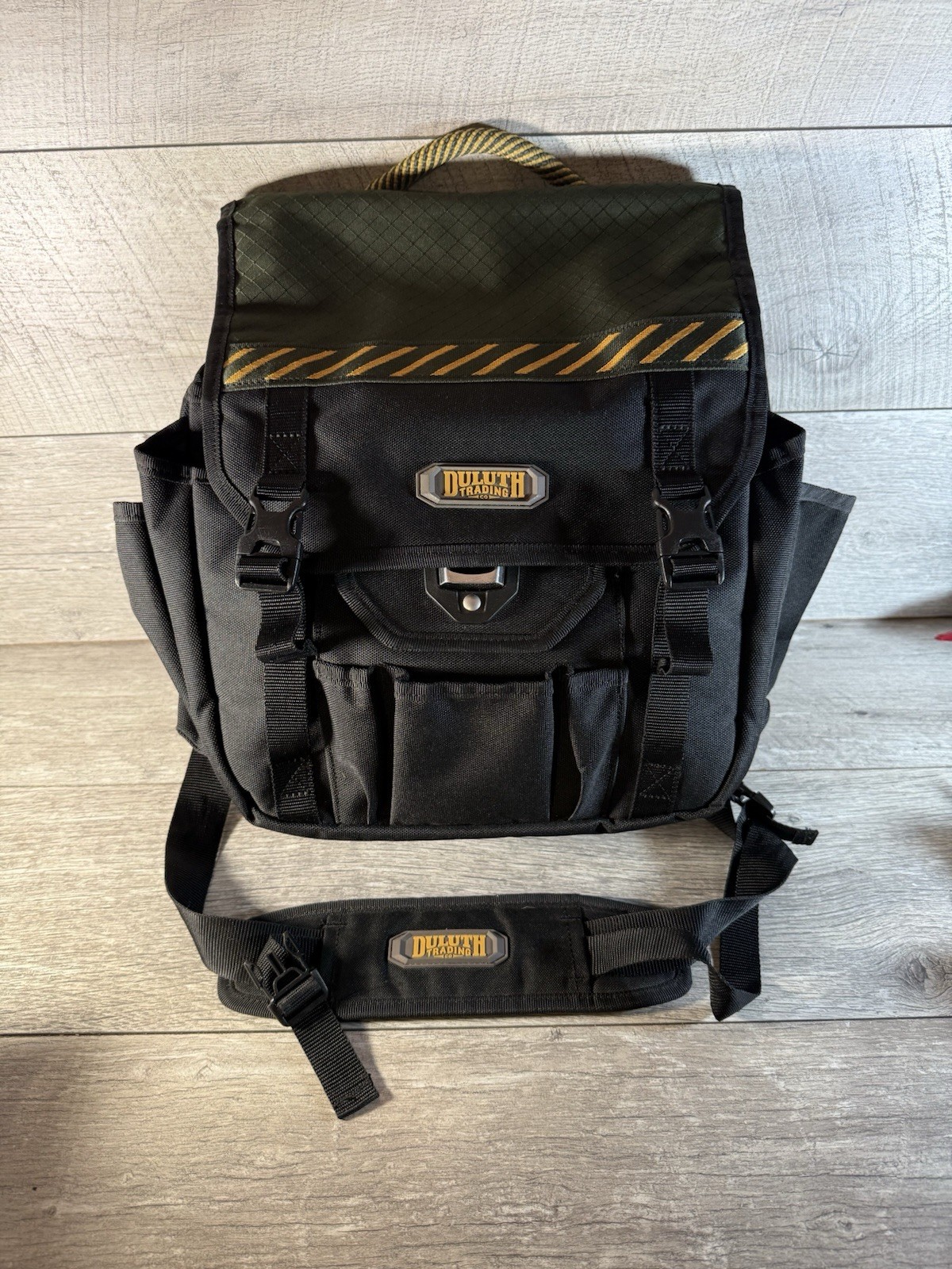 Duluth Trading Shoulder Bag Laptop Mechanic Electrician Multi Tool Green Black