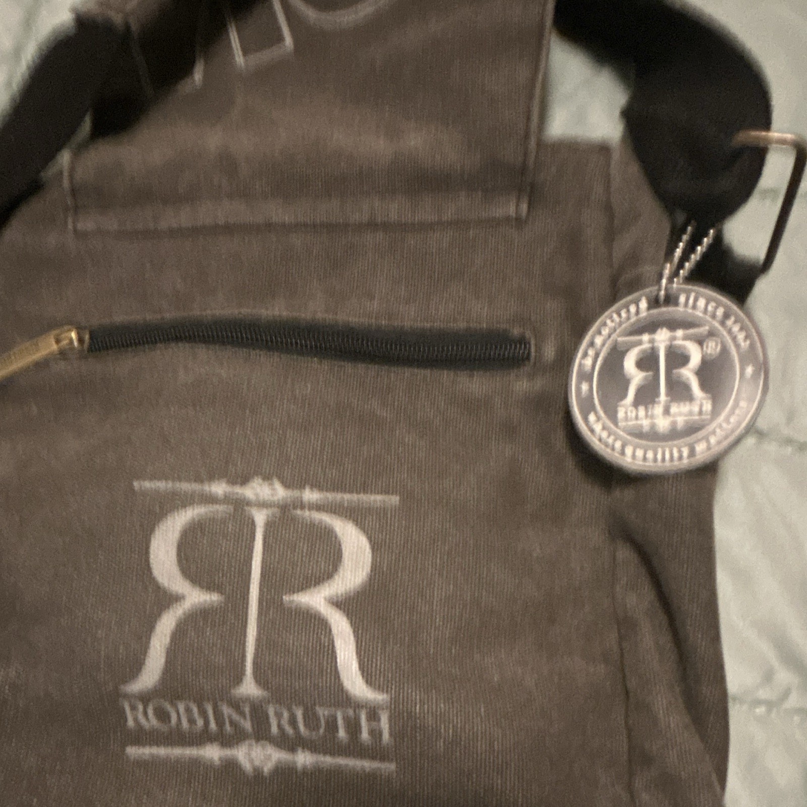 Robin Ruth Brown Medium Crossbody Bag Zip Closure Adjustable Strap Solid