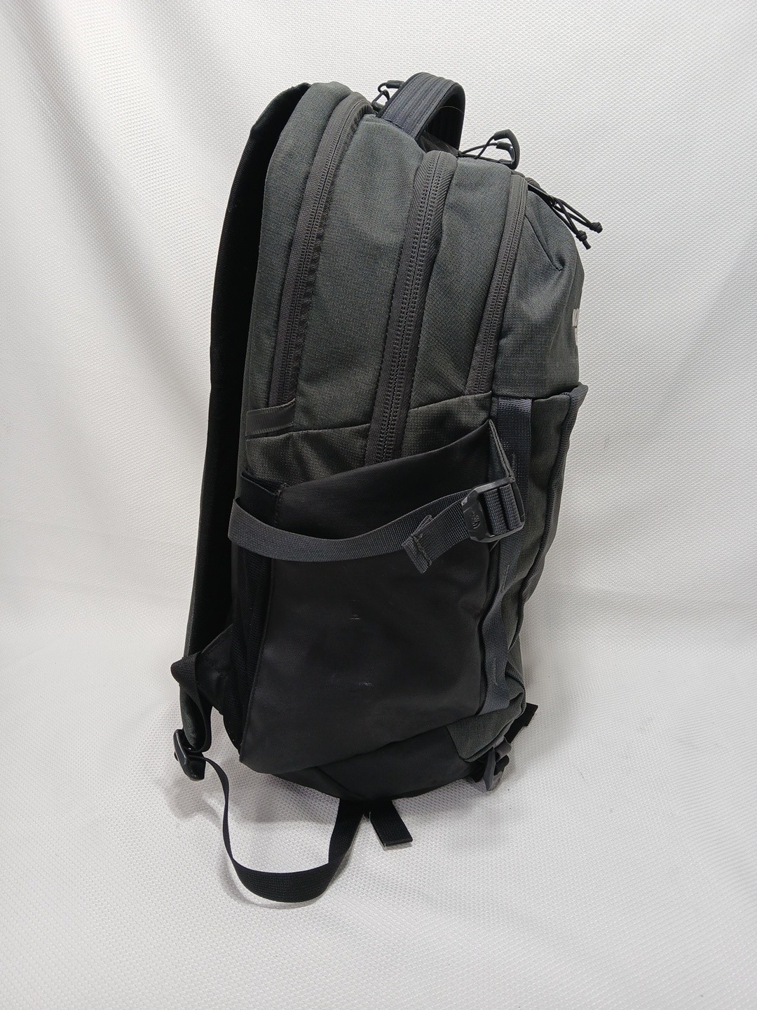 The North Face Recon Black Backpack Laptop Bag 11.6” x 7.5” x 19.3” 30-liter