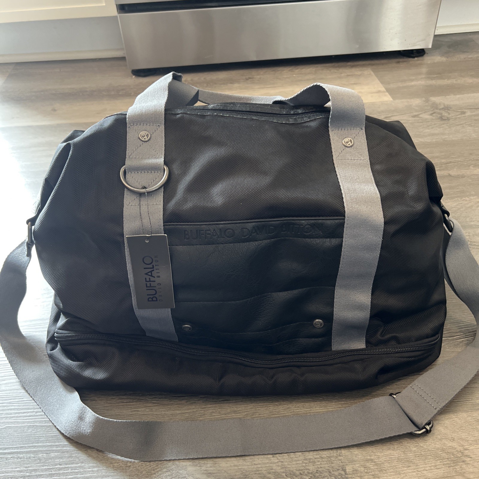 Buffalo David Bitton Duffel Bag NWT Leather Front Pocket Bottom Zipper Travel