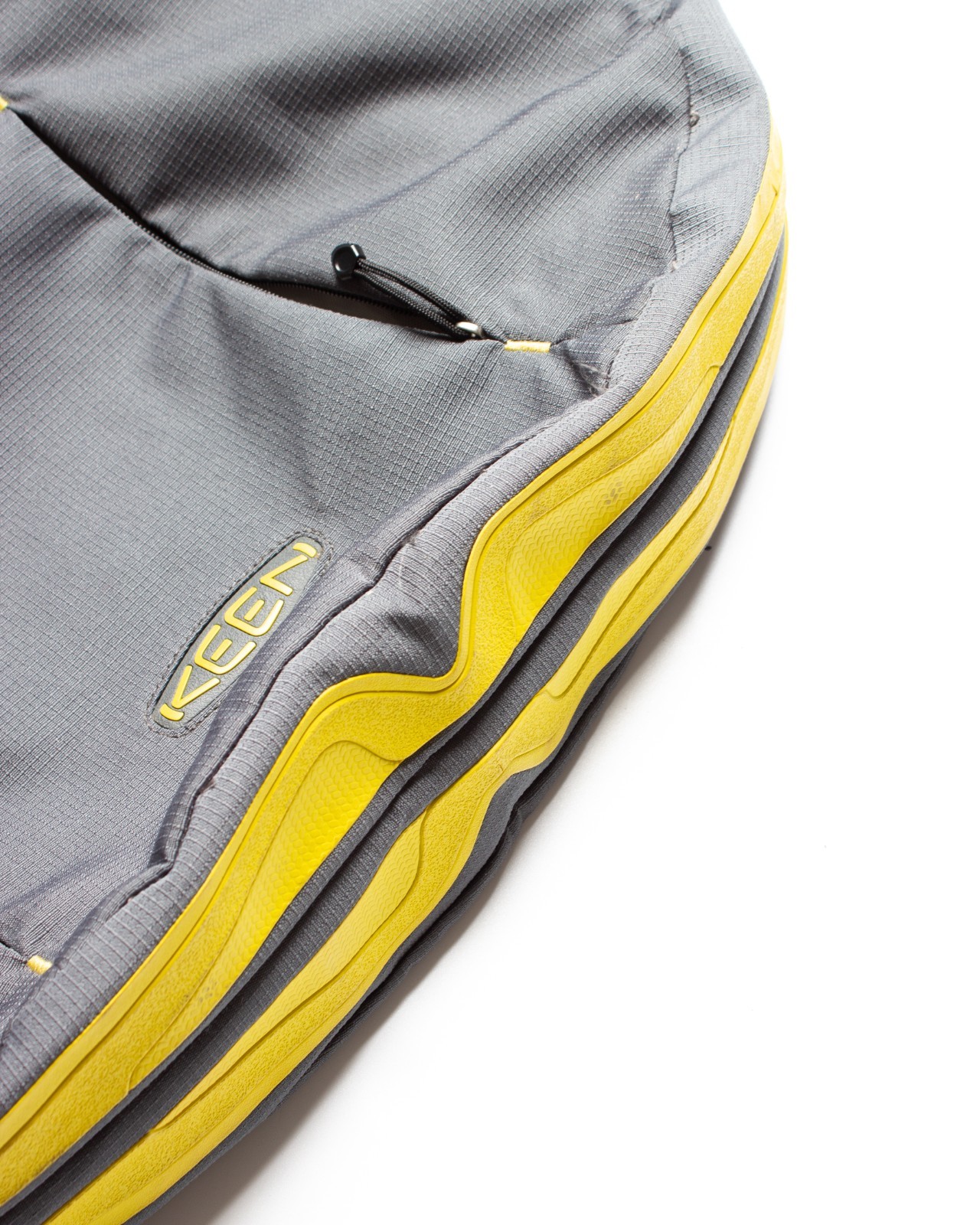 Sample Keen Circular Shoulder Bag